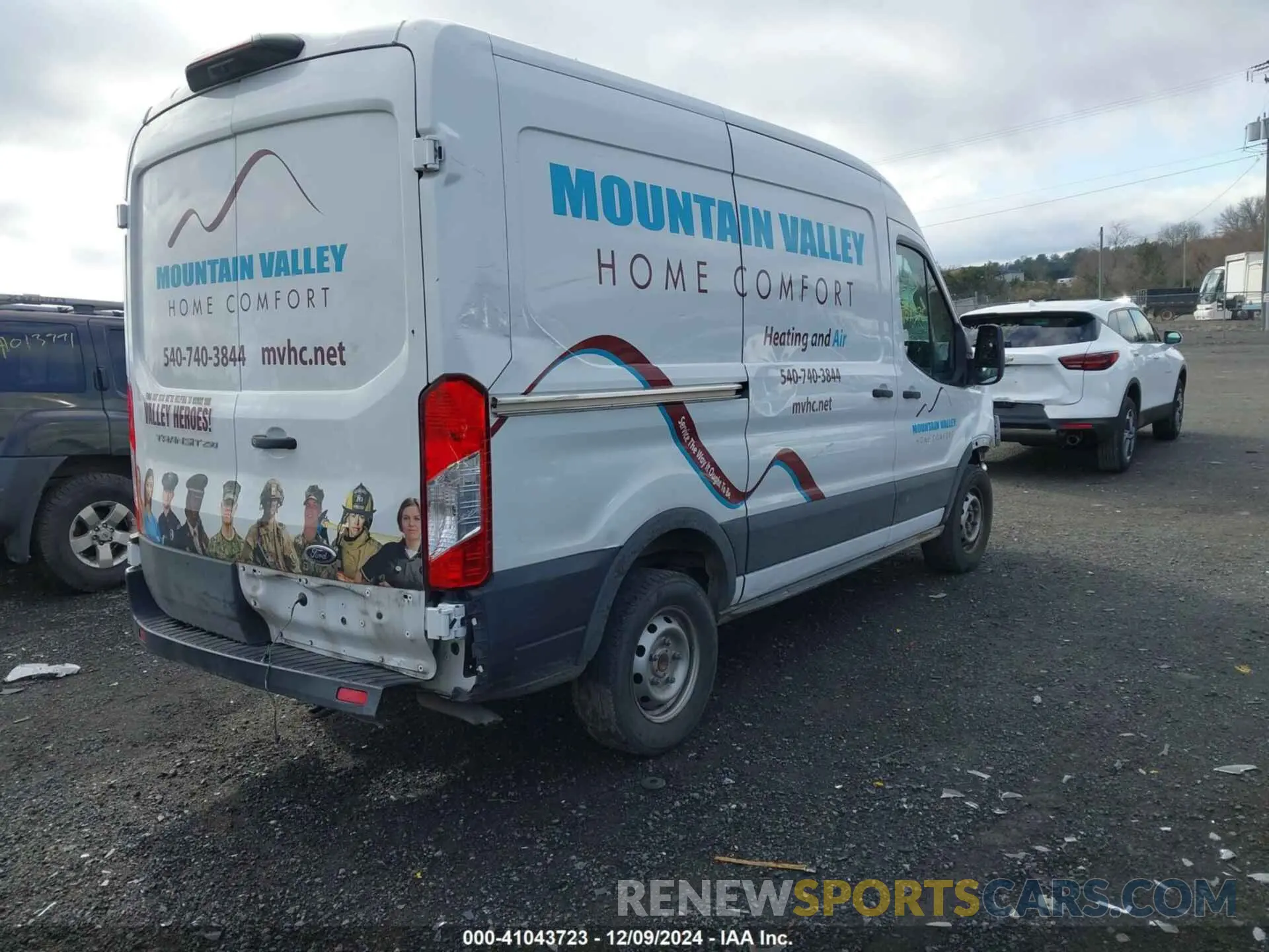 4 fotografías del automóvil dañado 1FTBR1C86LKB38981 FORD TRANSIT-250 CARGO VAN 2020