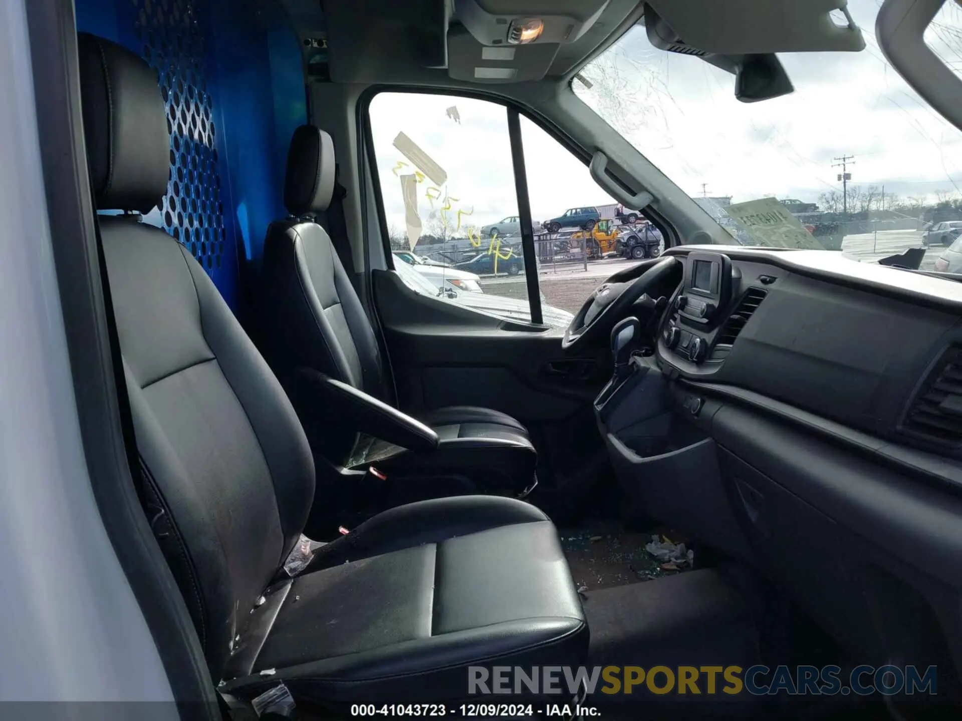 5 fotografías del automóvil dañado 1FTBR1C86LKB38981 FORD TRANSIT-250 CARGO VAN 2020