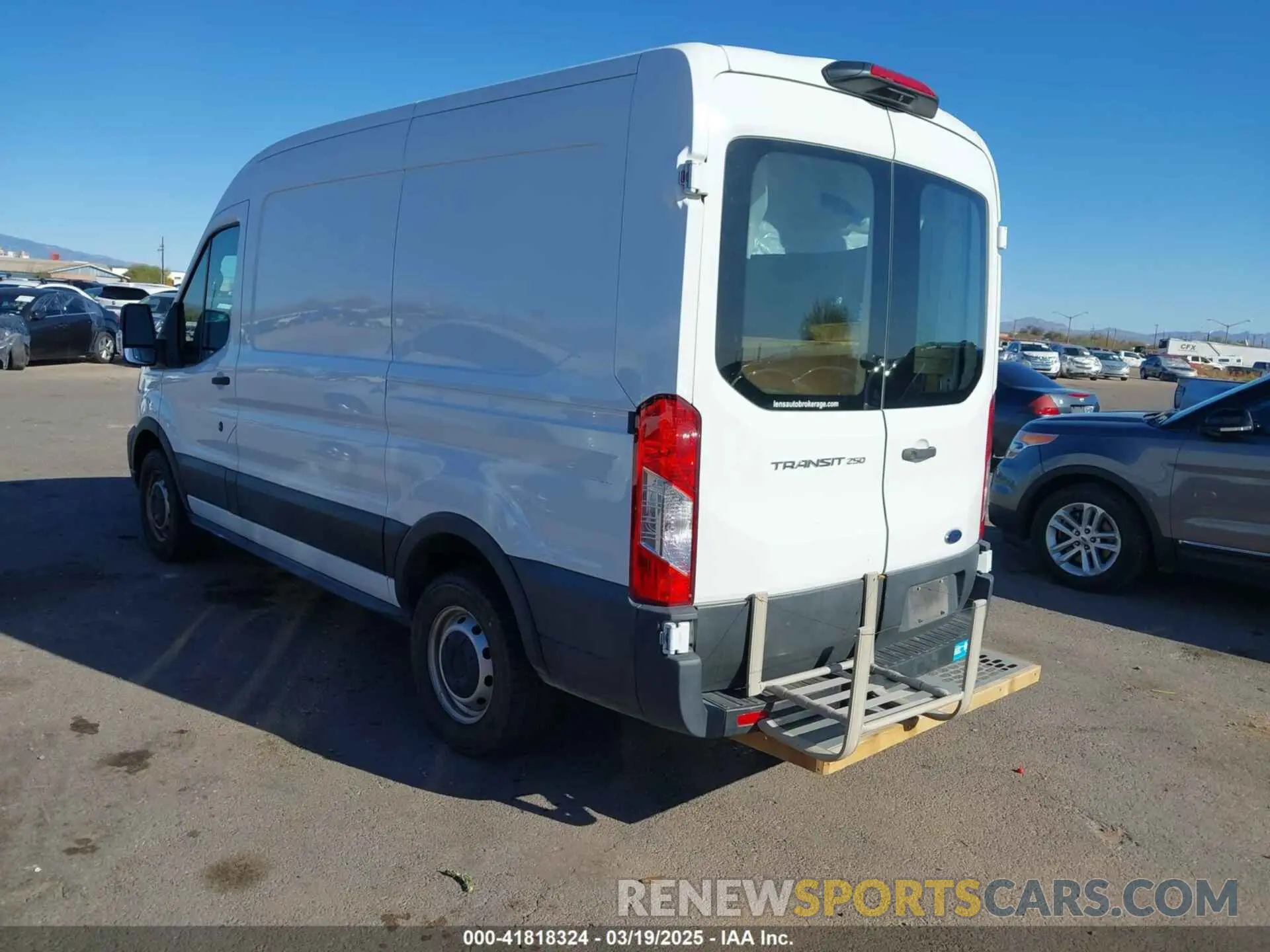 3 fotografías del automóvil dañado 1FTBR1C8XLKA03938 FORD TRANSIT-250 CARGO VAN 2020