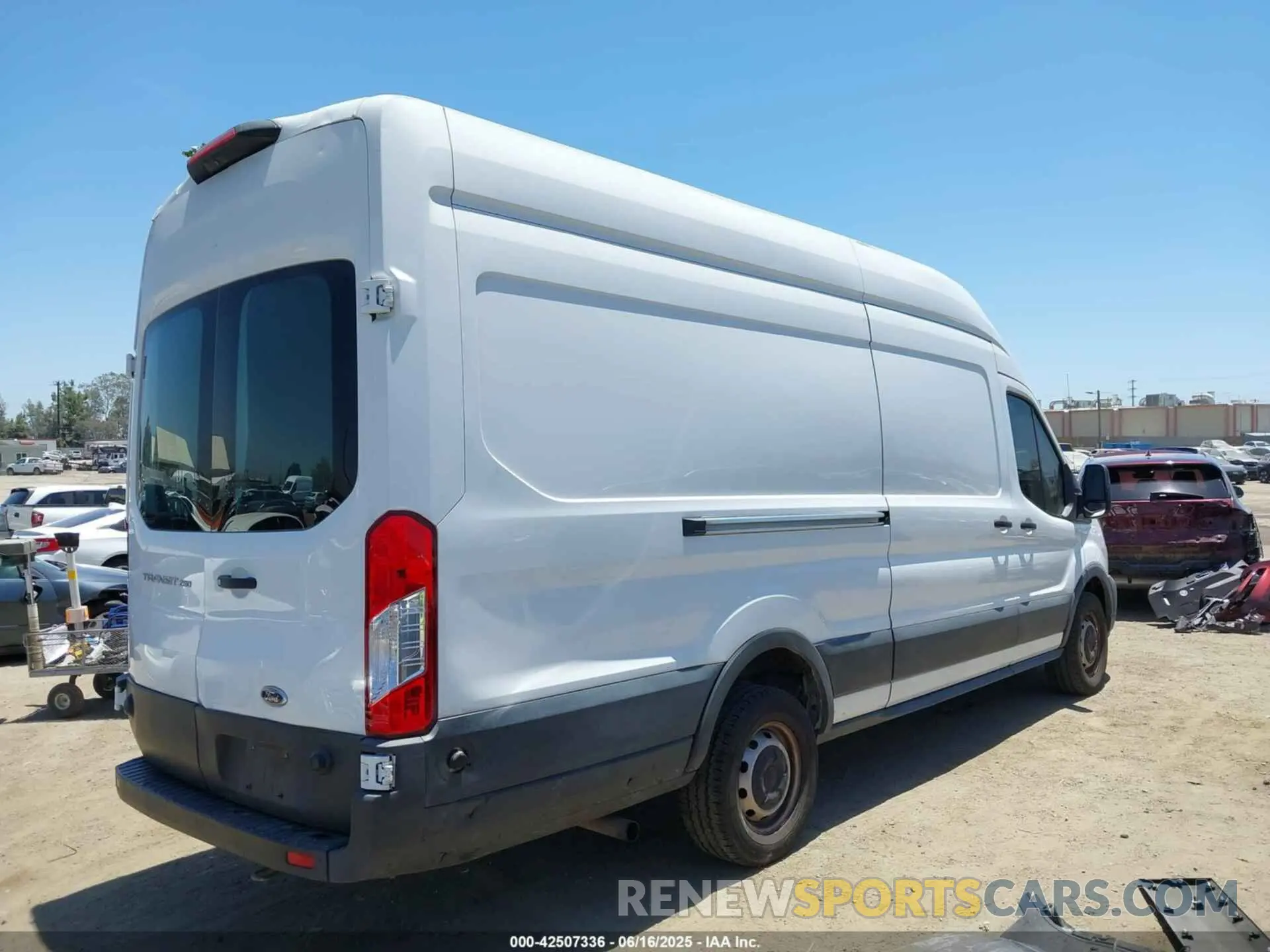 4 fotografías del automóvil dañado 1FTBR3X84LKB60788 FORD TRANSIT-250 CARGO VAN 2020