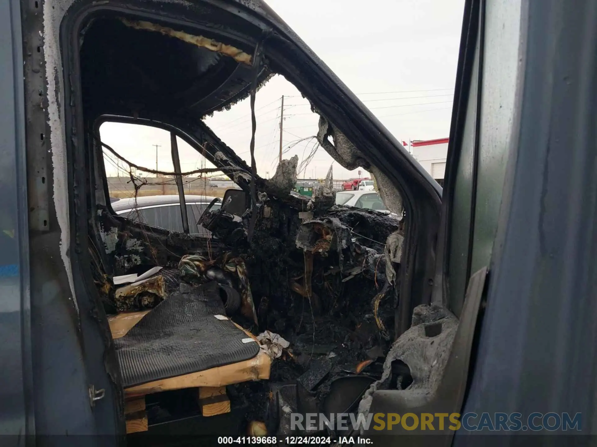 5 fotografías del automóvil dañado 1FTBR3X86LKA47926 FORD TRANSIT-250 CARGO VAN 2020