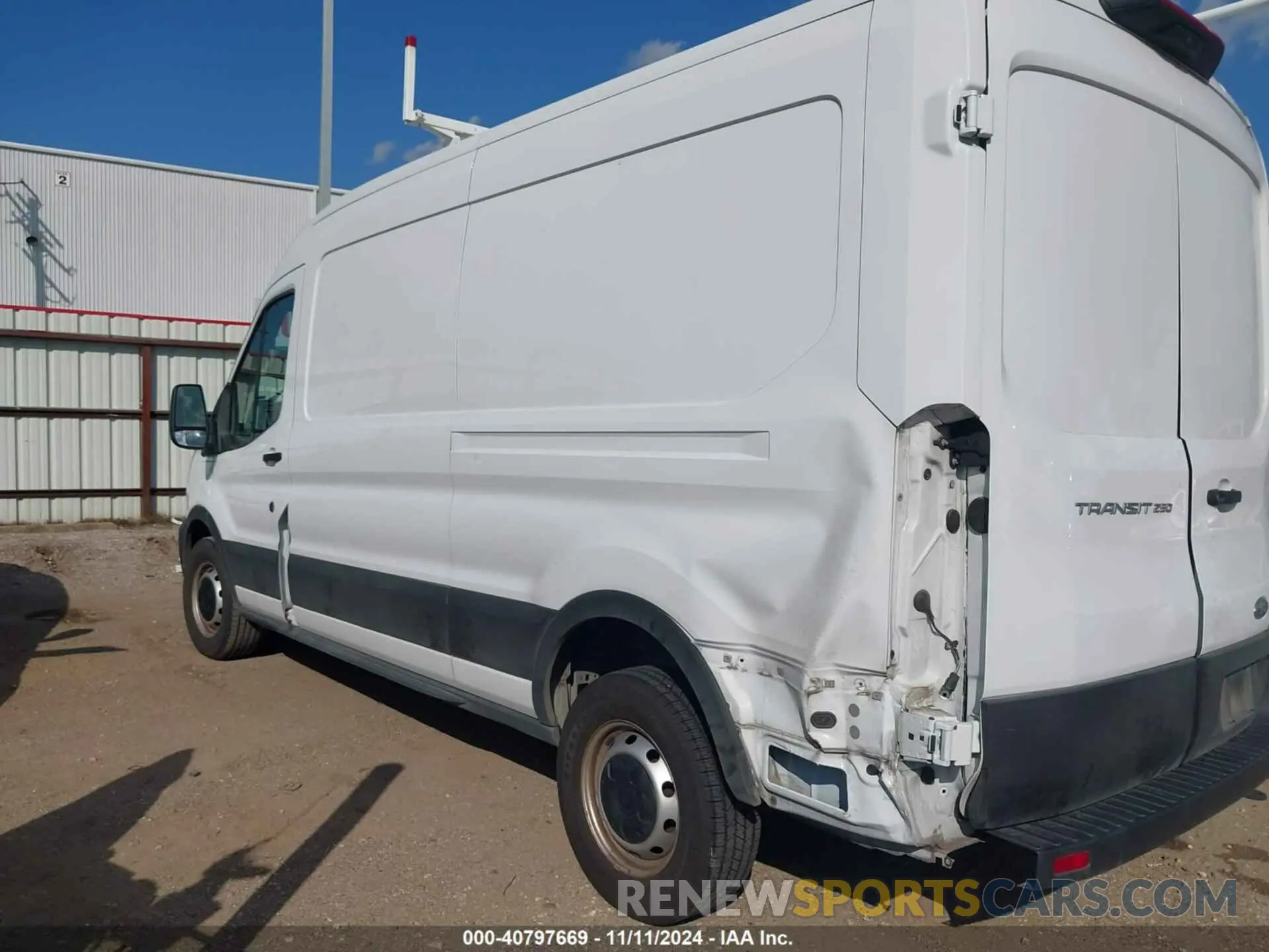 15 fotografías del automóvil dañado 1FTBR1C87PKA63830 FORD TRANSIT-250 CARGO VAN 2023