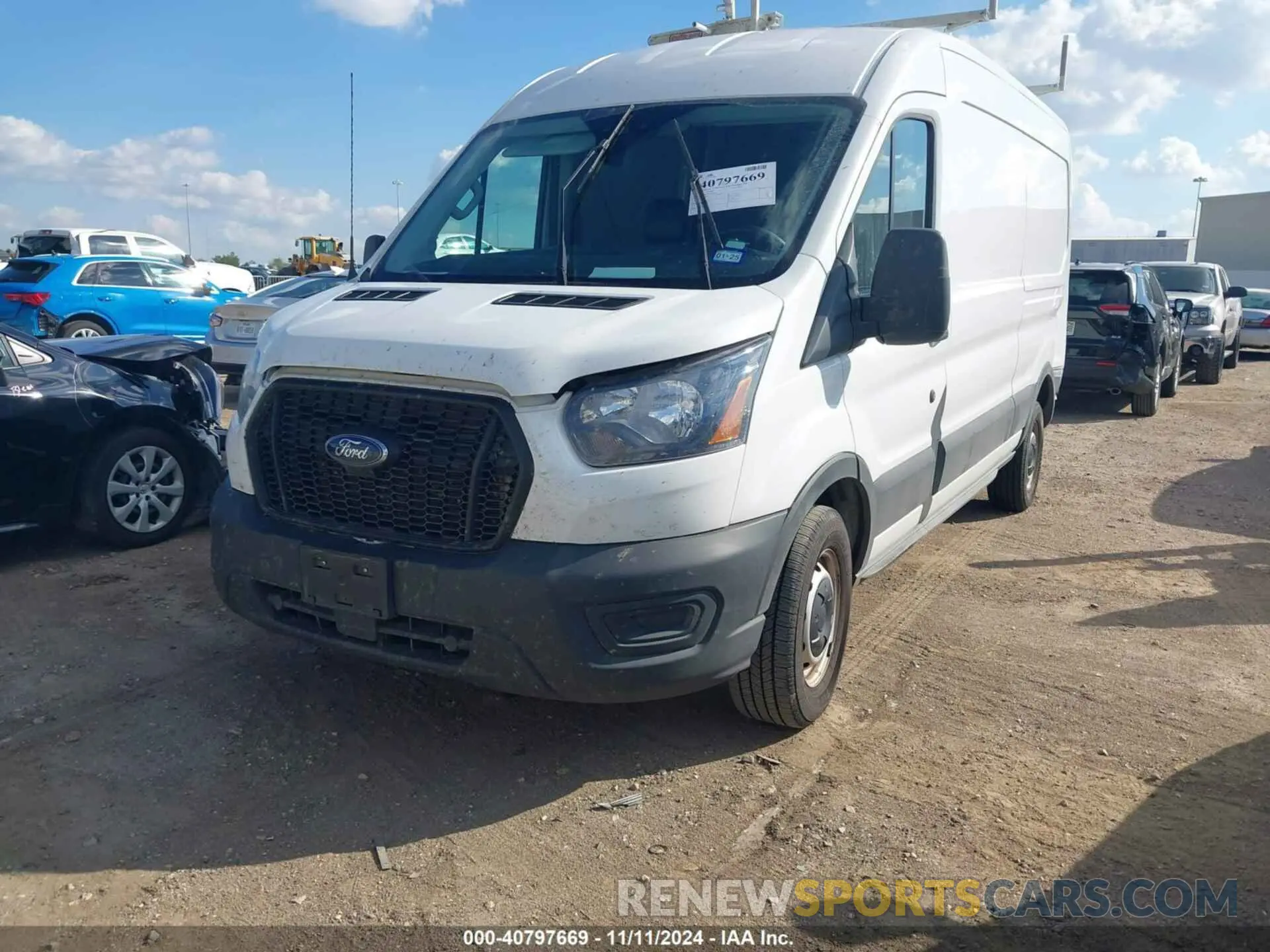 2 fotografías del automóvil dañado 1FTBR1C87PKA63830 FORD TRANSIT-250 CARGO VAN 2023