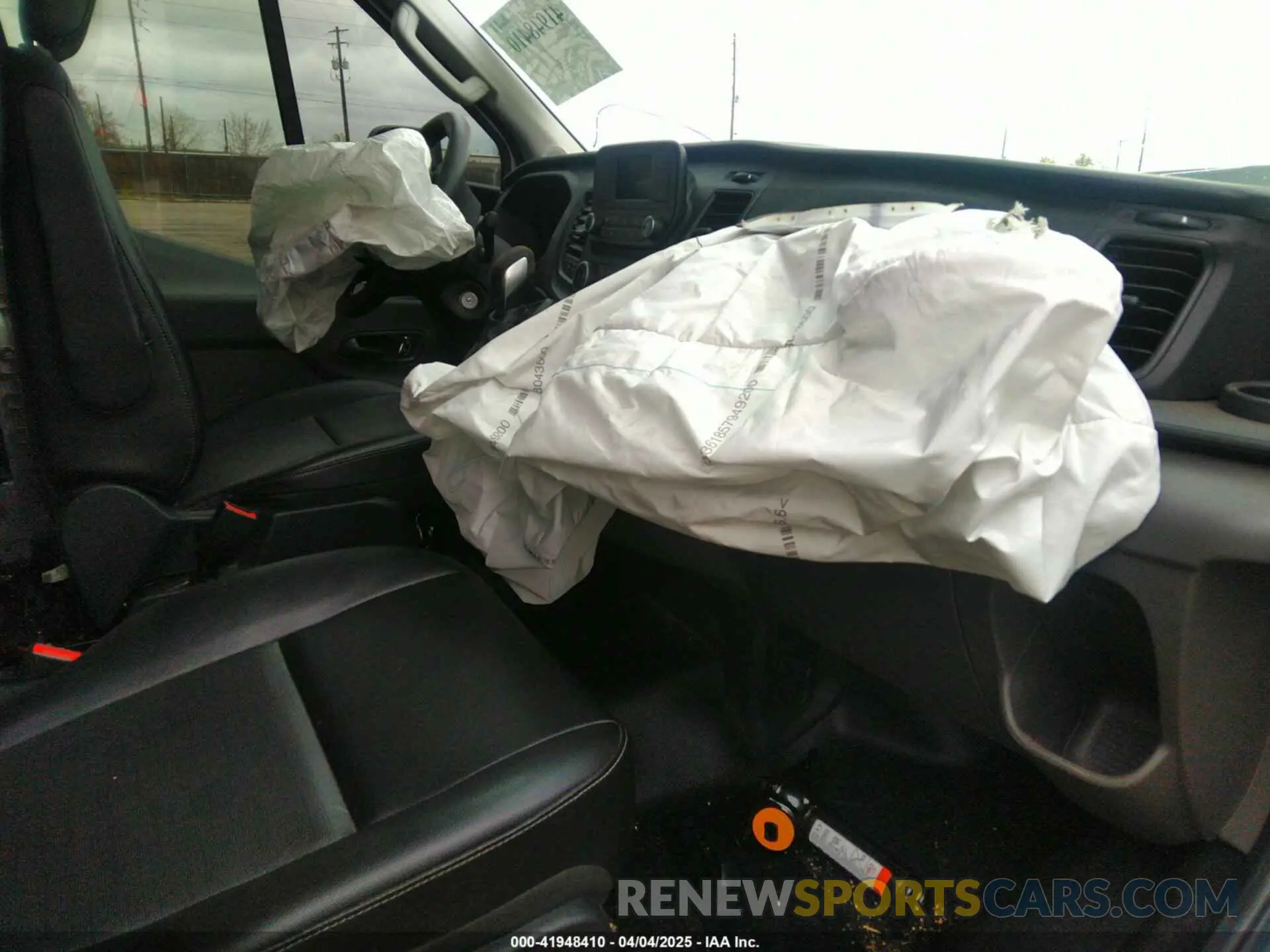 5 fotografías del automóvil dañado 1FTBR1CG6PKB49170 FORD TRANSIT-250 CARGO VAN 2023