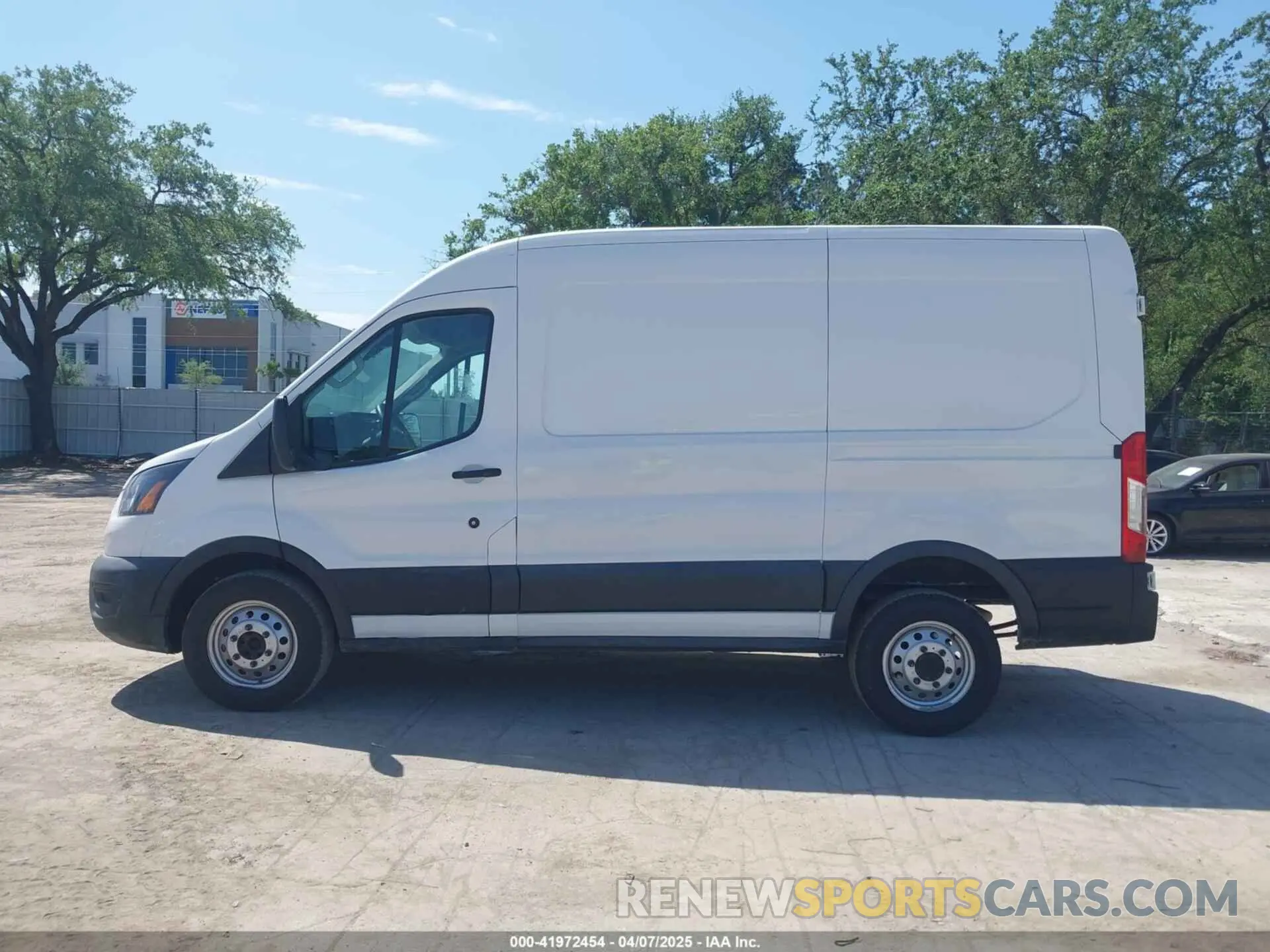 14 fotografías del automóvil dañado 1FTBR2C87PKB38306 FORD TRANSIT-250 CARGO VAN 2023