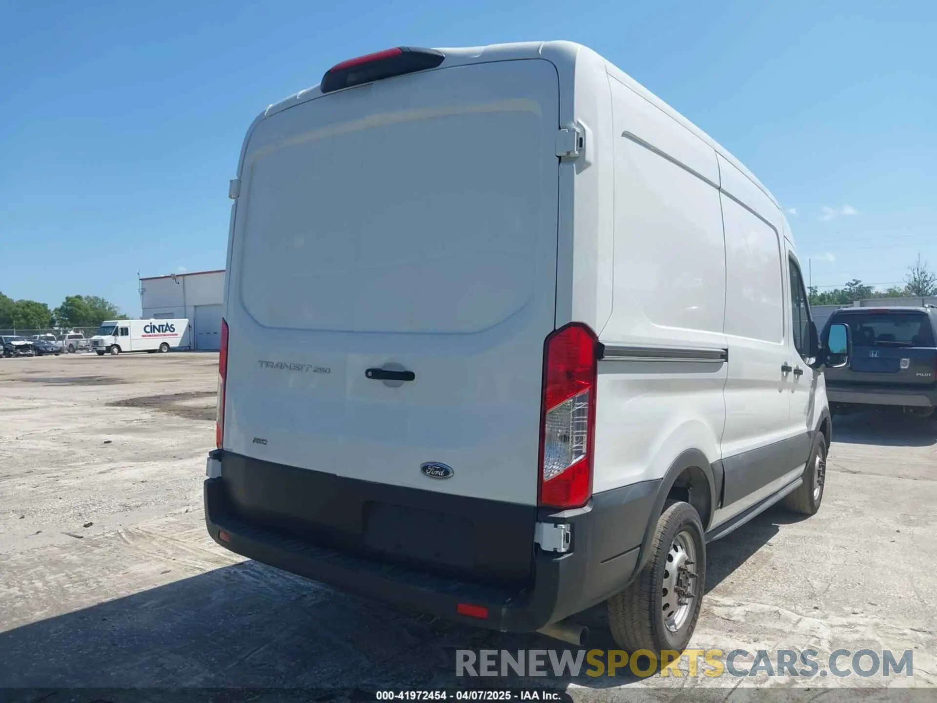 4 fotografías del automóvil dañado 1FTBR2C87PKB38306 FORD TRANSIT-250 CARGO VAN 2023