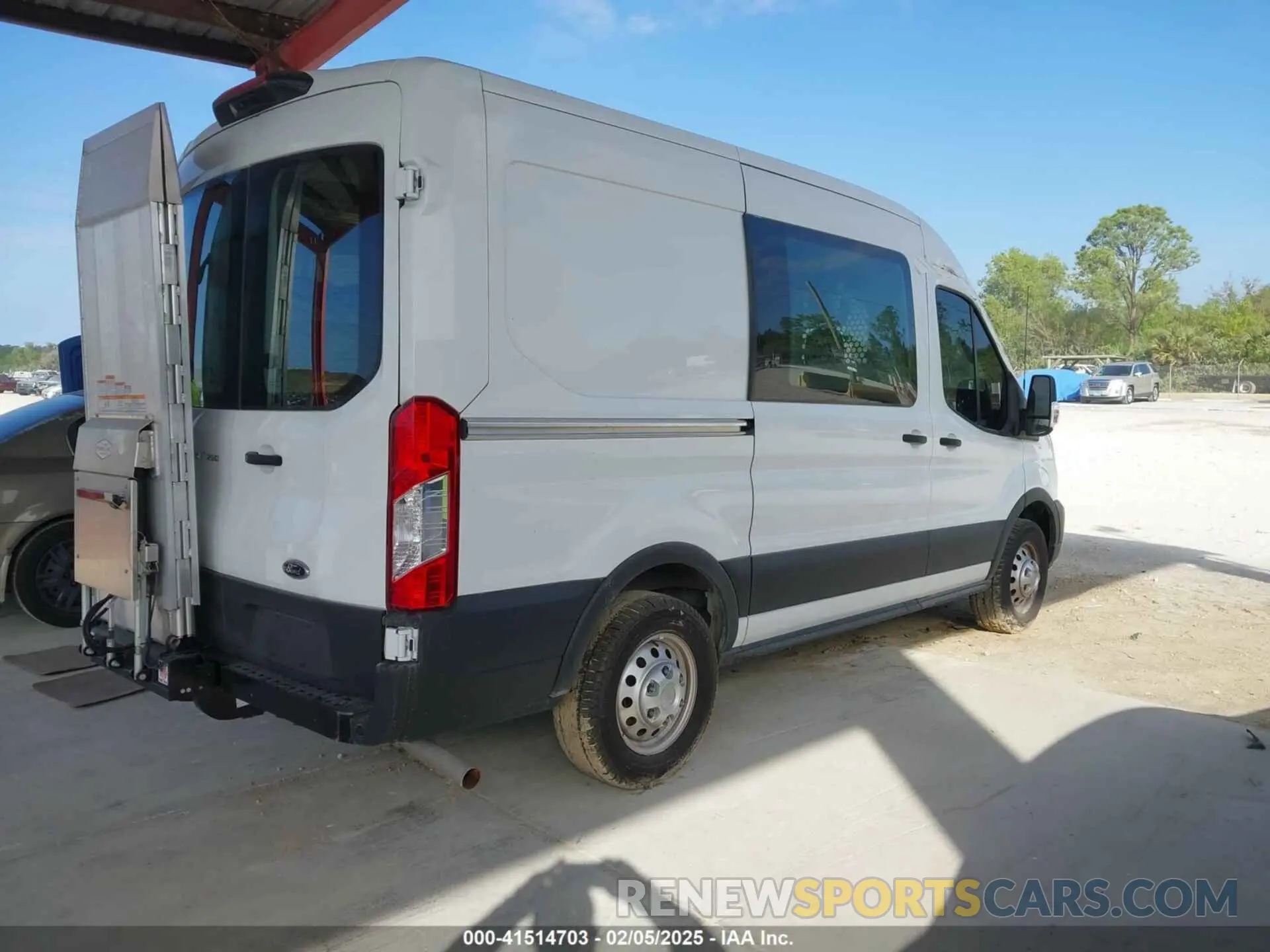 4 fotografías del automóvil dañado 1FTBR2C89PKA72549 FORD TRANSIT-250 CARGO VAN 2023