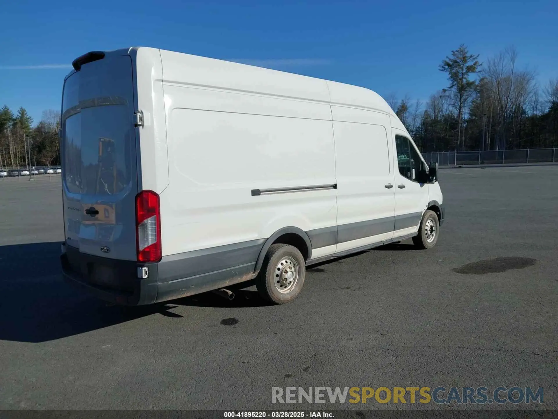 4 fotografías del automóvil dañado 1FTBR3U84PKB02433 FORD TRANSIT-250 CARGO VAN 2023