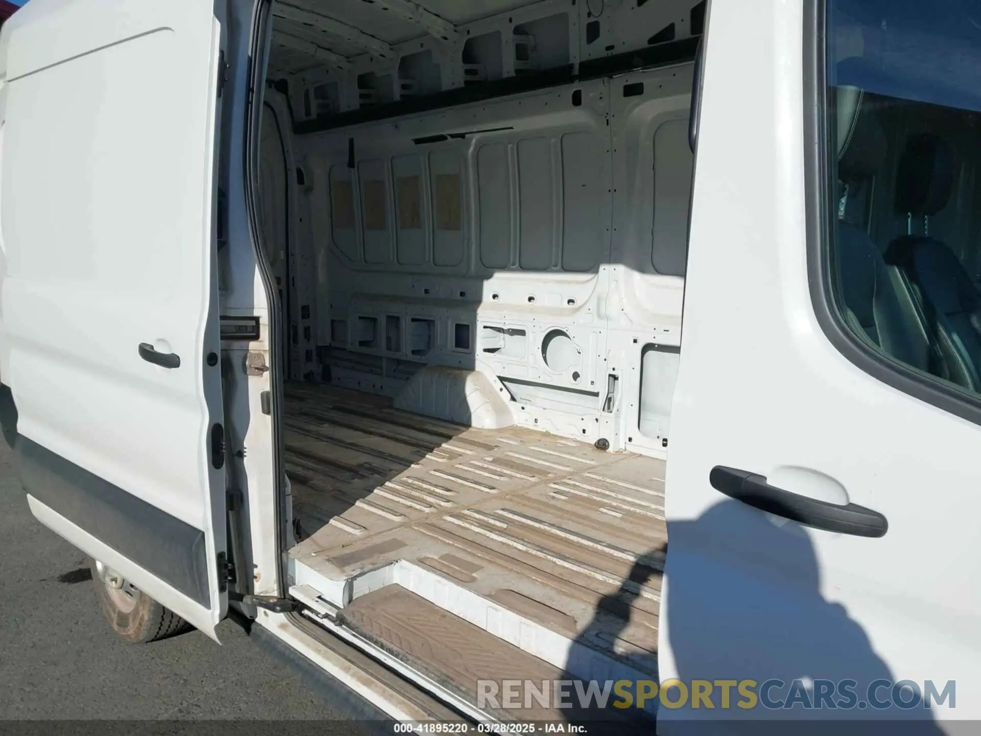 8 fotografías del automóvil dañado 1FTBR3U84PKB02433 FORD TRANSIT-250 CARGO VAN 2023