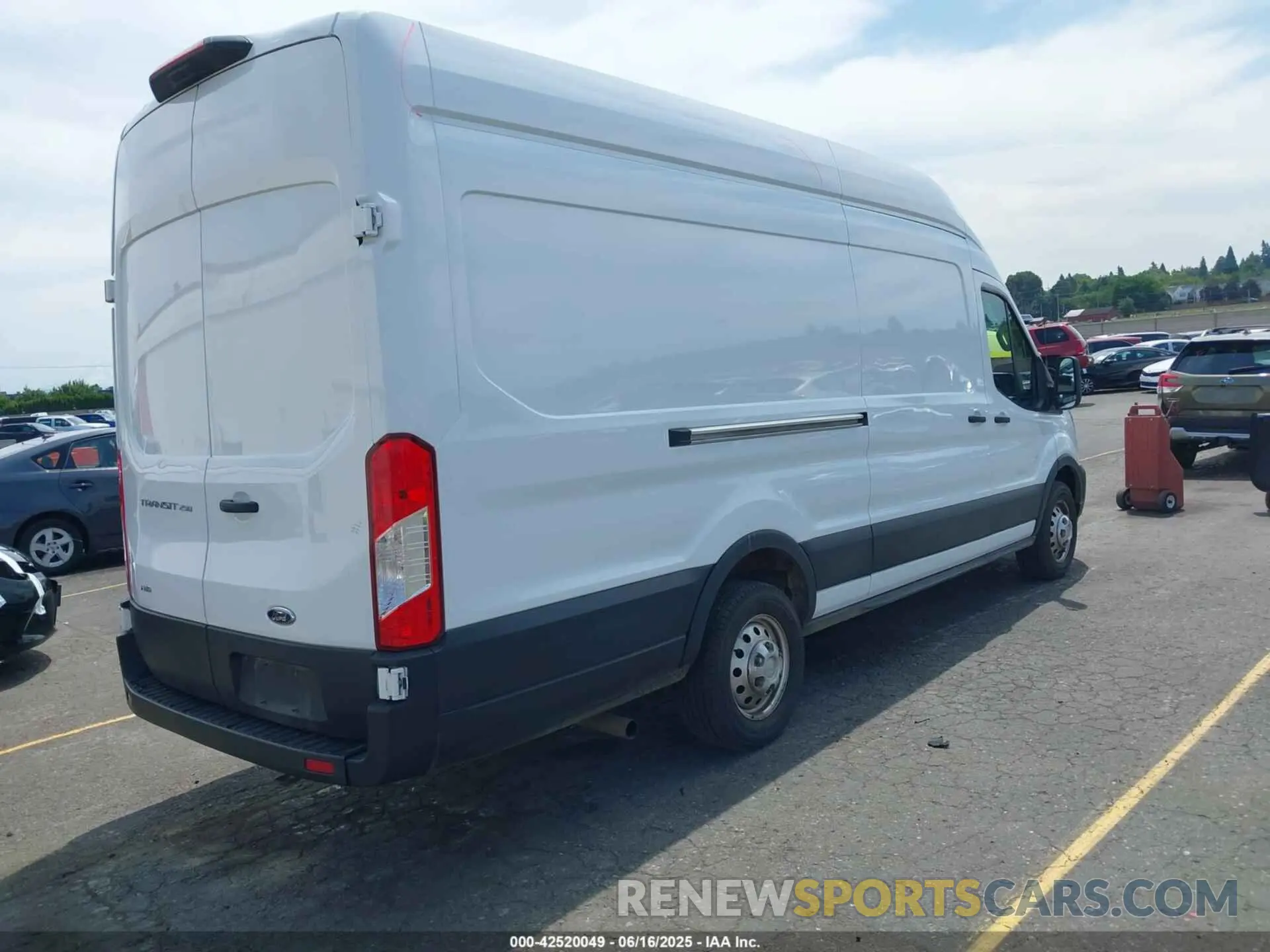 4 fotografías del automóvil dañado 1FTBR3U86PKA69175 FORD TRANSIT-250 CARGO VAN 2023