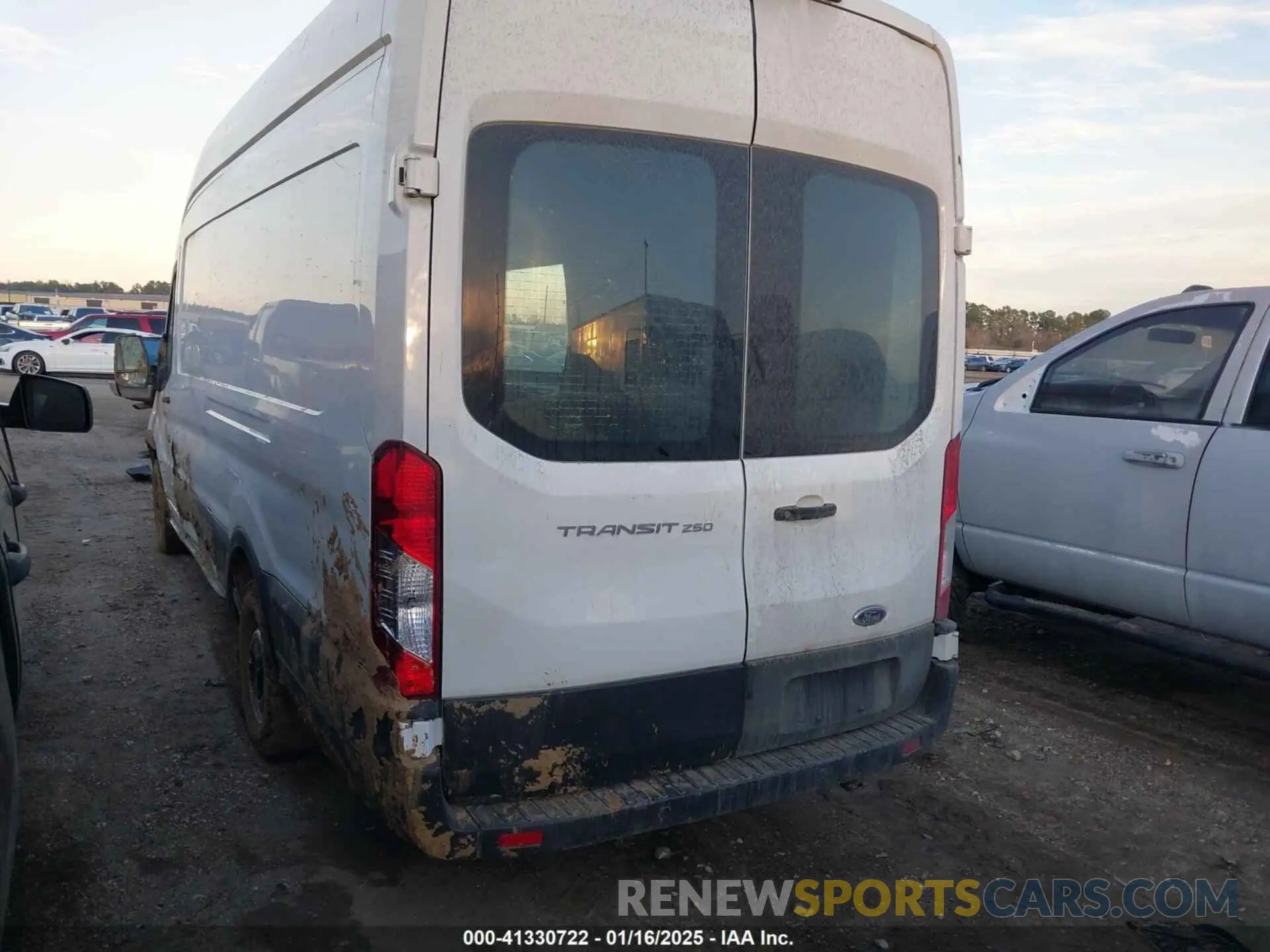 3 fotografías del automóvil dañado 1FTBR3X89PKA82787 FORD TRANSIT-250 CARGO VAN 2023