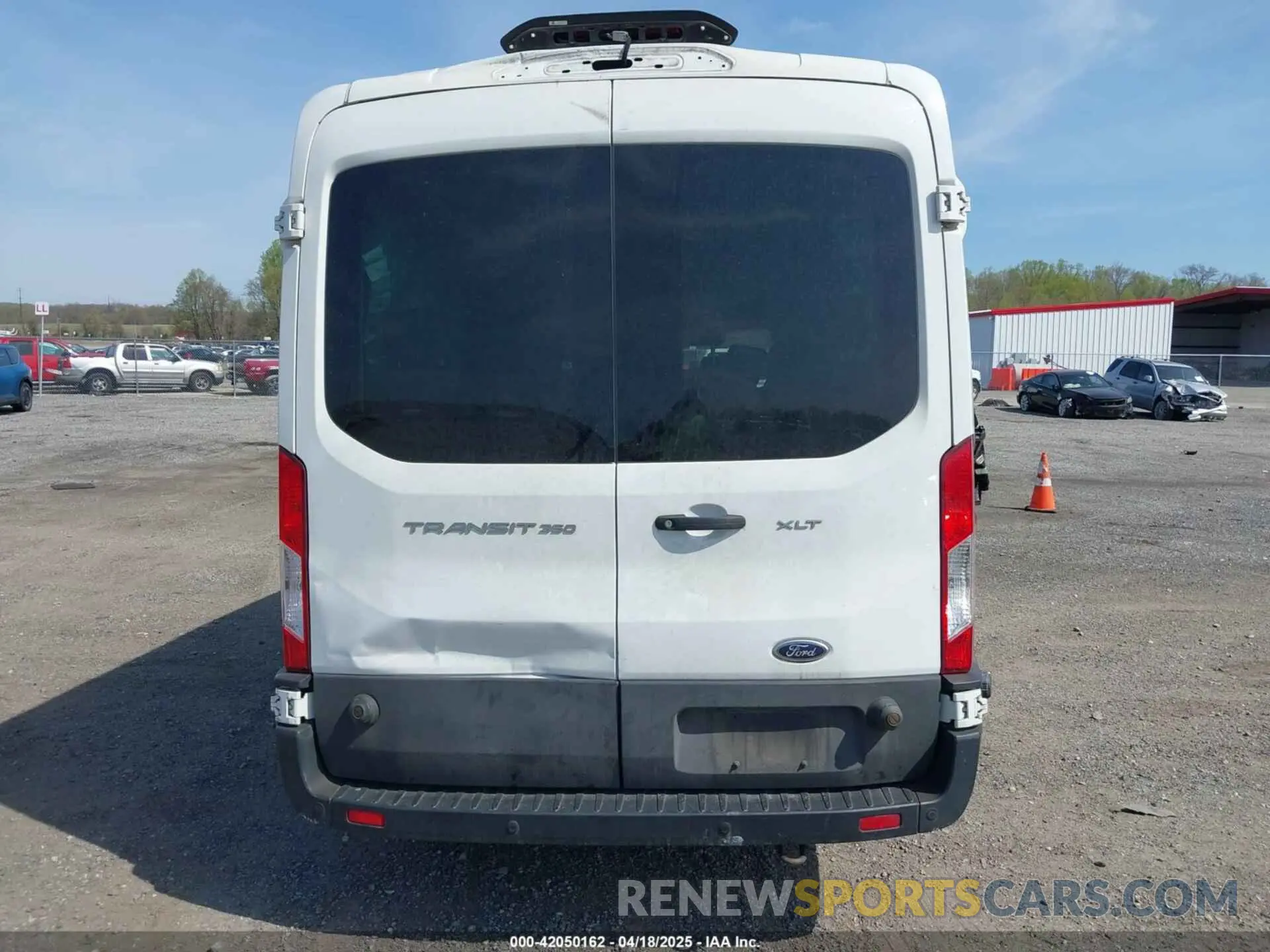 17 fotografías del automóvil dañado 1FBAX2CM3KKB43496 FORD TRANSIT-350 2019