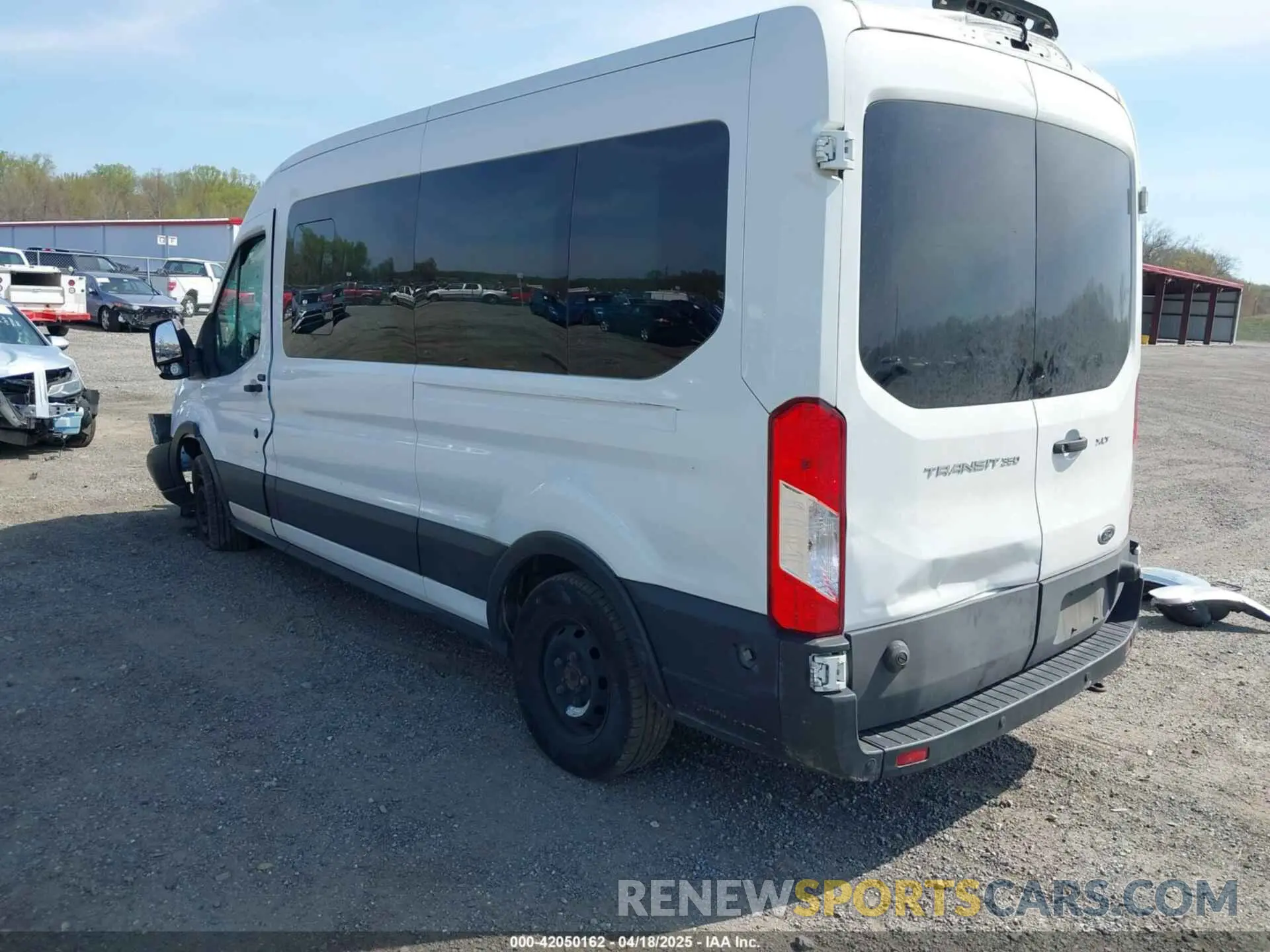 3 fotografías del automóvil dañado 1FBAX2CM3KKB43496 FORD TRANSIT-350 2019