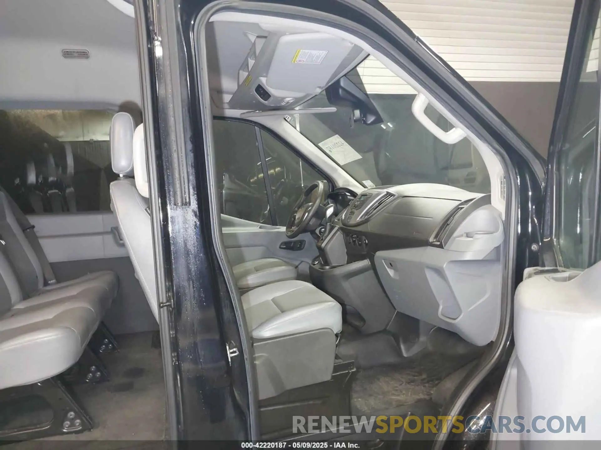 5 fotografías del automóvil dañado 1FBAX2CM7KKA64803 FORD TRANSIT-350 2019