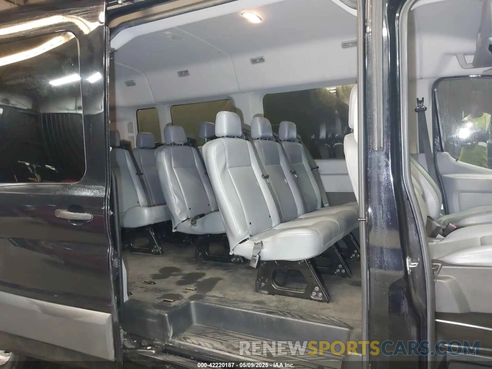 8 fotografías del automóvil dañado 1FBAX2CM7KKA64803 FORD TRANSIT-350 2019