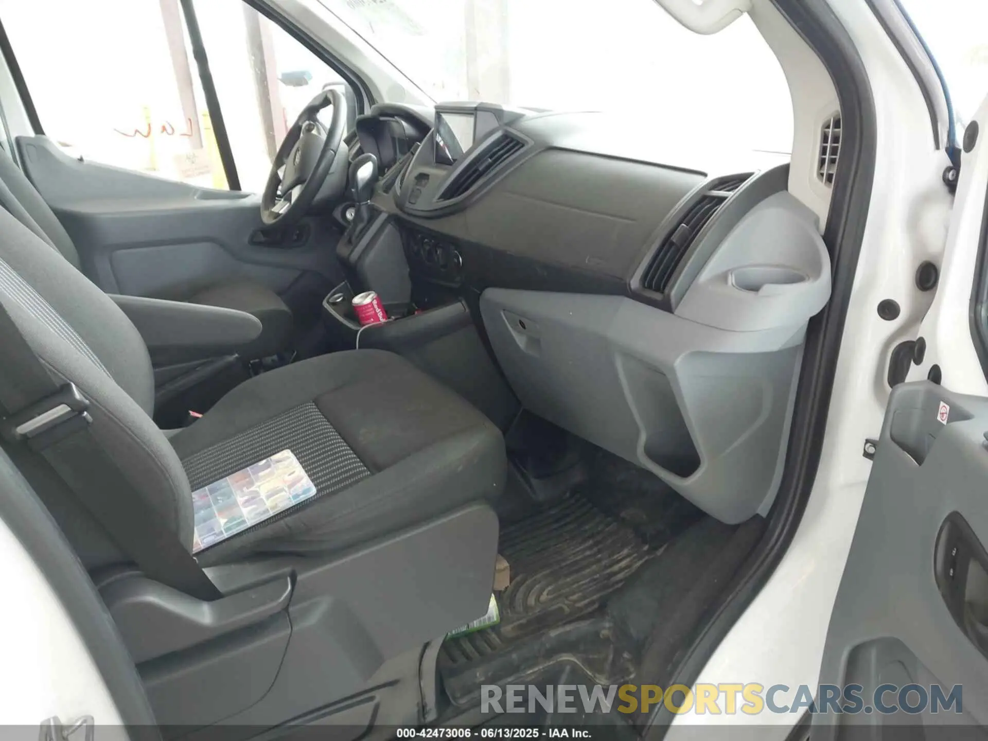 5 fotografías del automóvil dañado 1FBZX2YM1KKB05406 FORD TRANSIT-350 2019