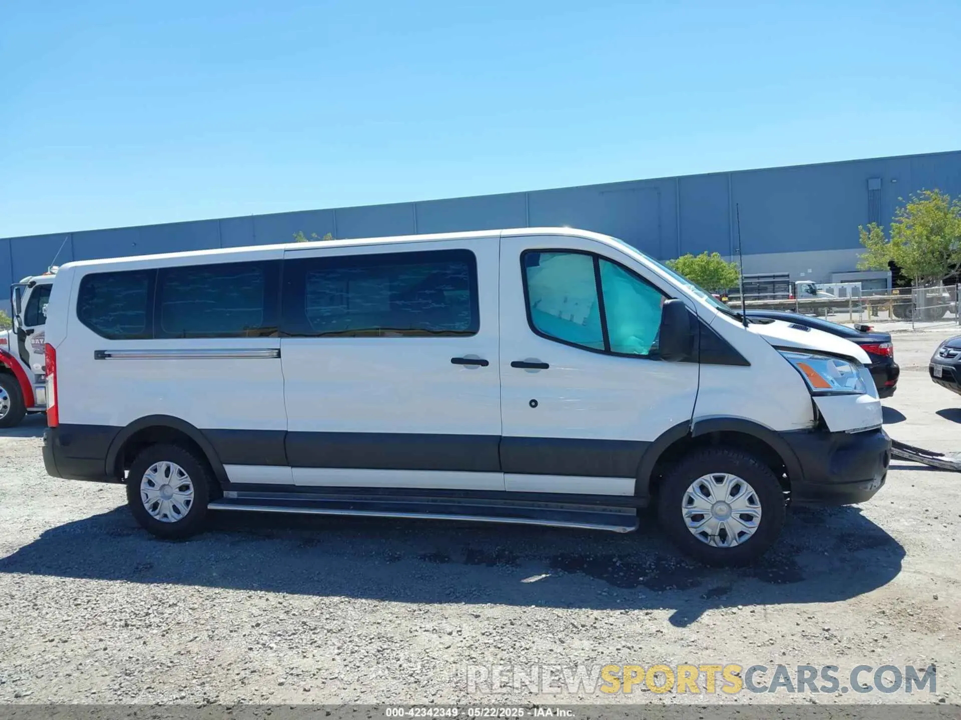 14 fotografías del automóvil dañado 1FBZX2YM2KKA61349 FORD TRANSIT-350 2019