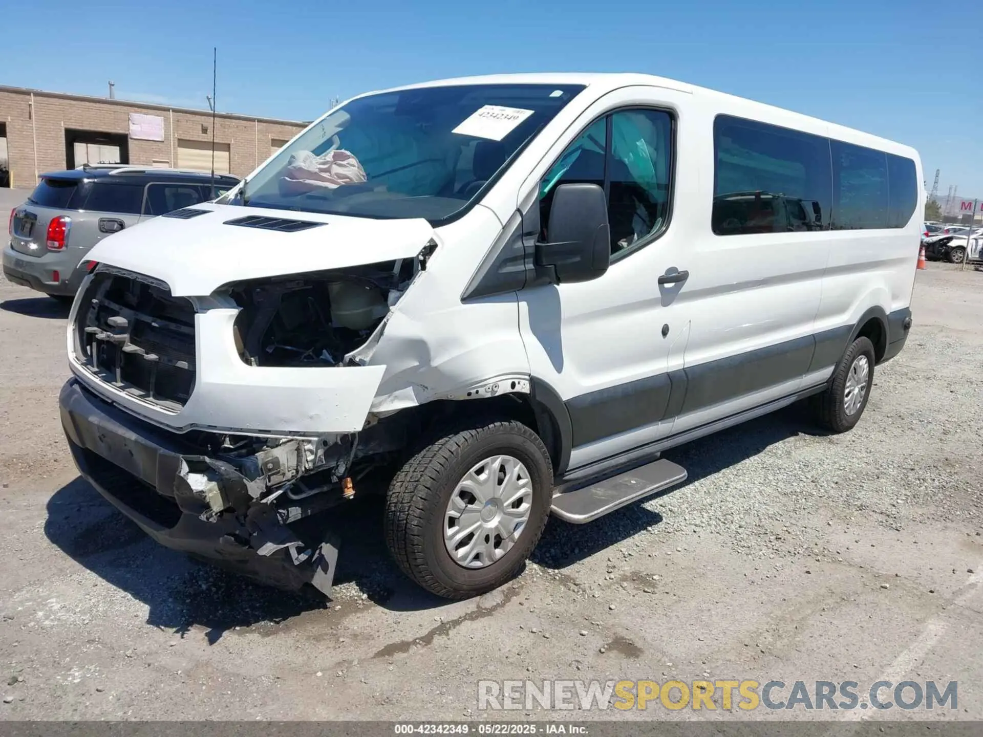 2 fotografías del automóvil dañado 1FBZX2YM2KKA61349 FORD TRANSIT-350 2019