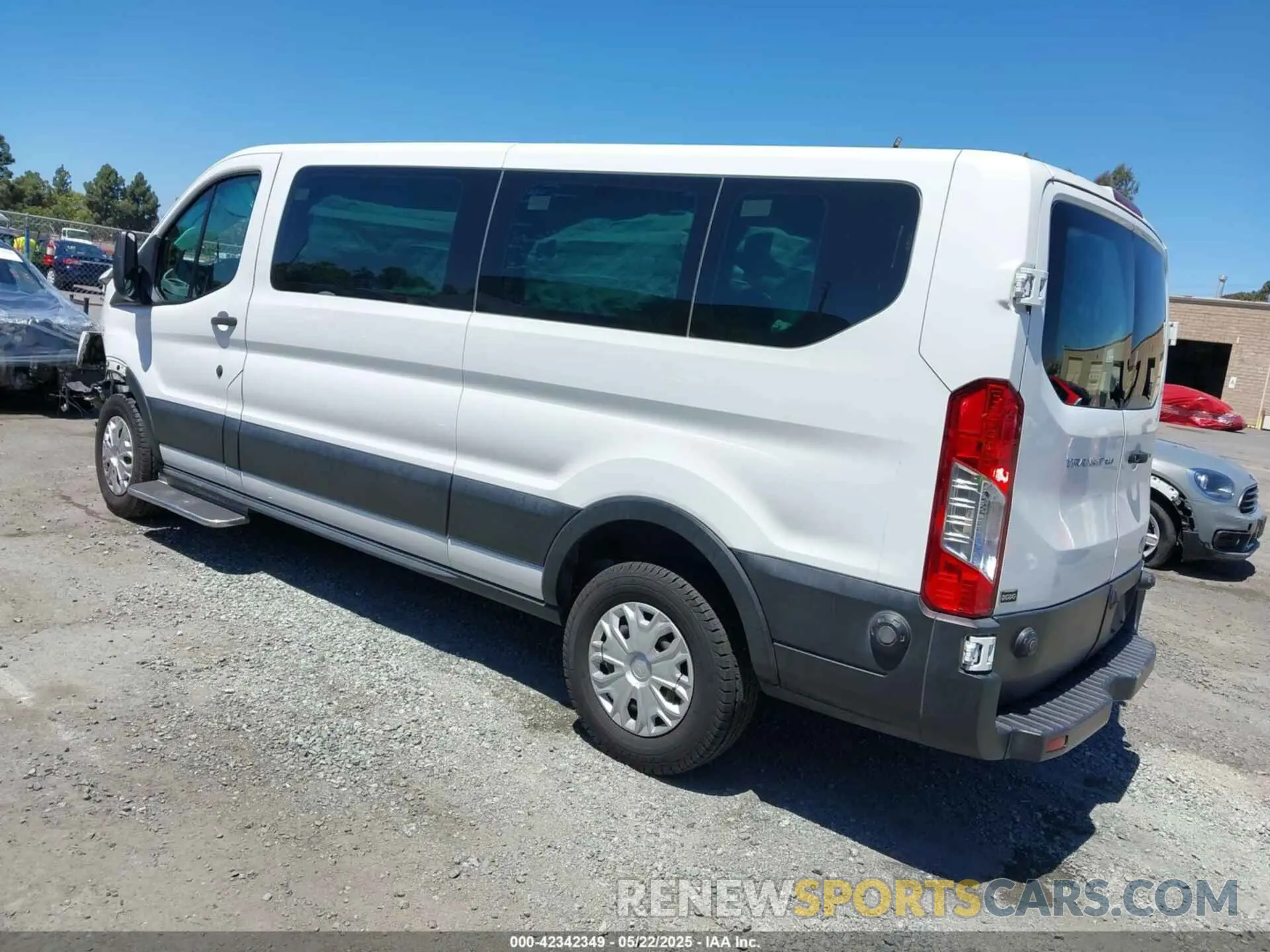 3 fotografías del automóvil dañado 1FBZX2YM2KKA61349 FORD TRANSIT-350 2019