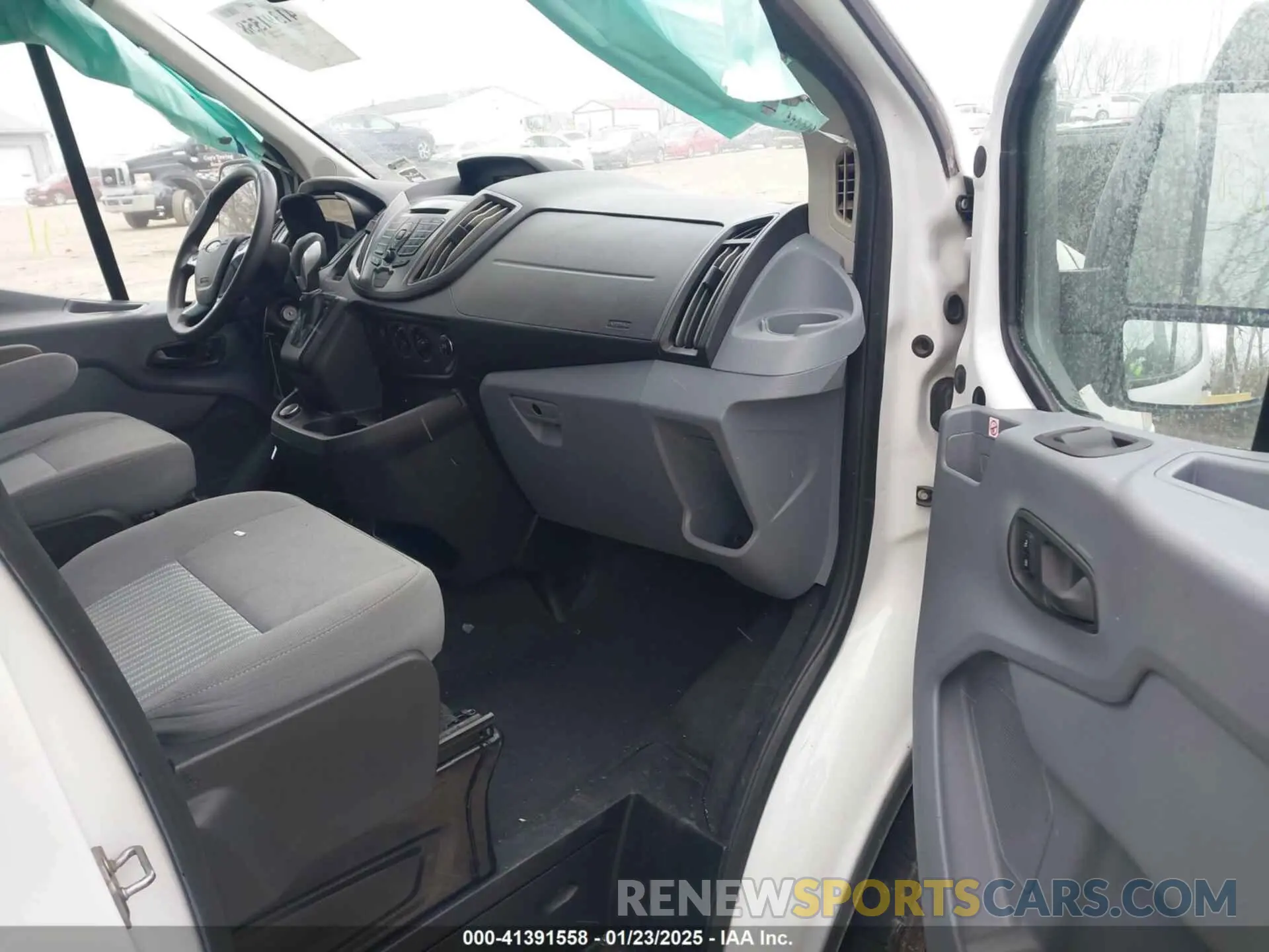 5 fotografías del automóvil dañado 1FBZX2YM8KKA48539 FORD TRANSIT-350 2019