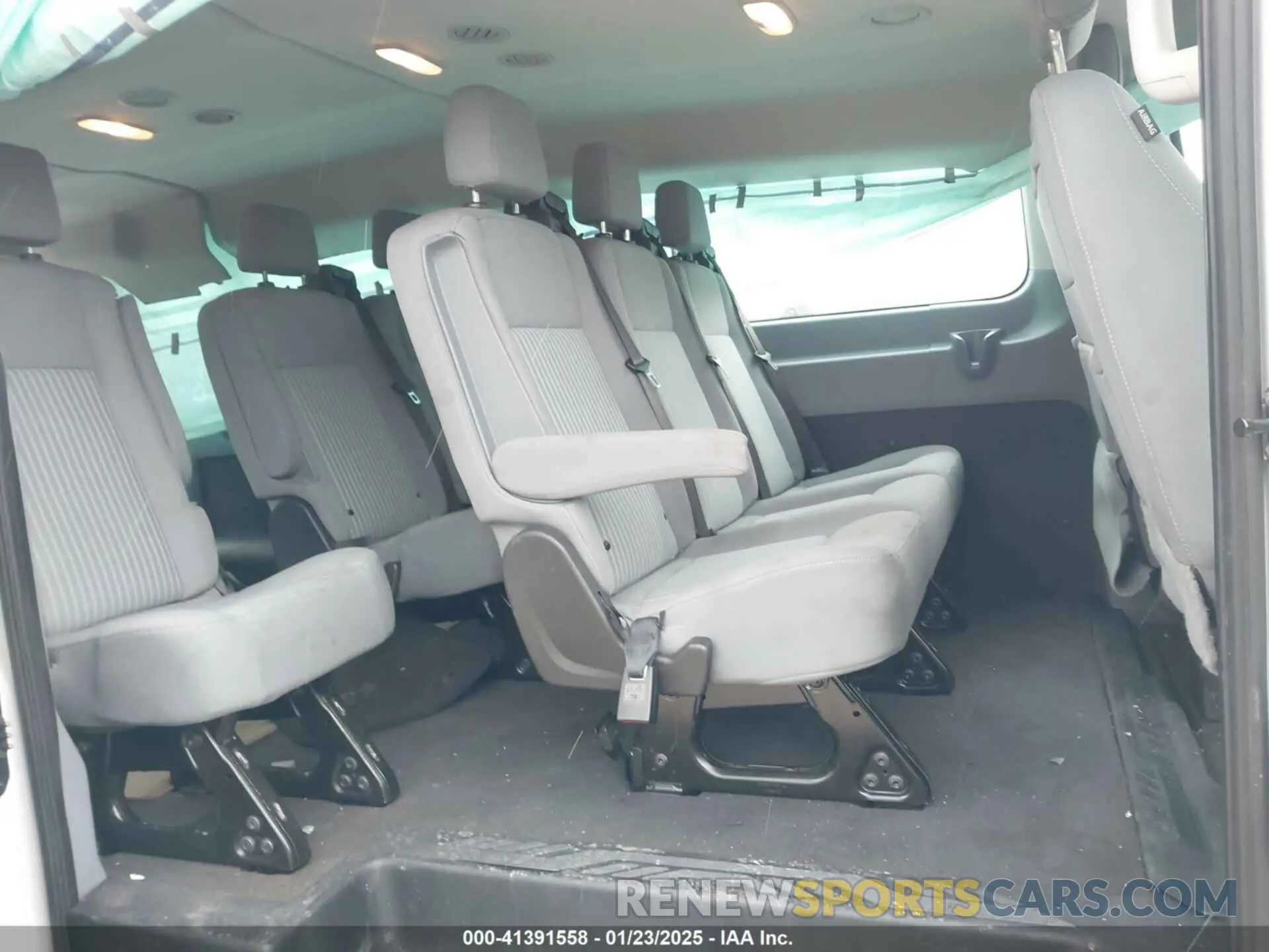 8 fotografías del automóvil dañado 1FBZX2YM8KKA48539 FORD TRANSIT-350 2019