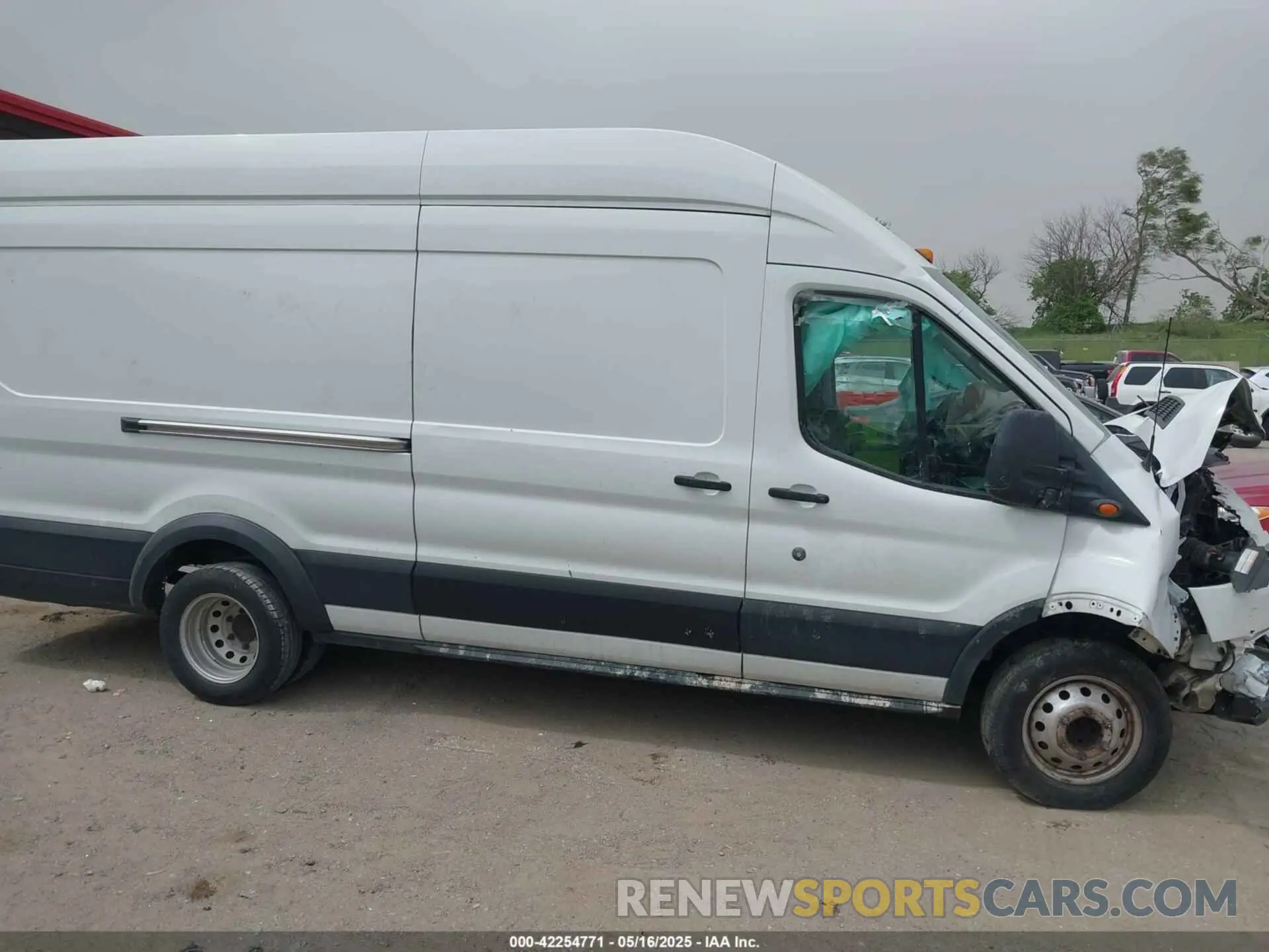12 fotografías del automóvil dañado 1FTBF4XV6KKA58847 FORD TRANSIT-350 2019
