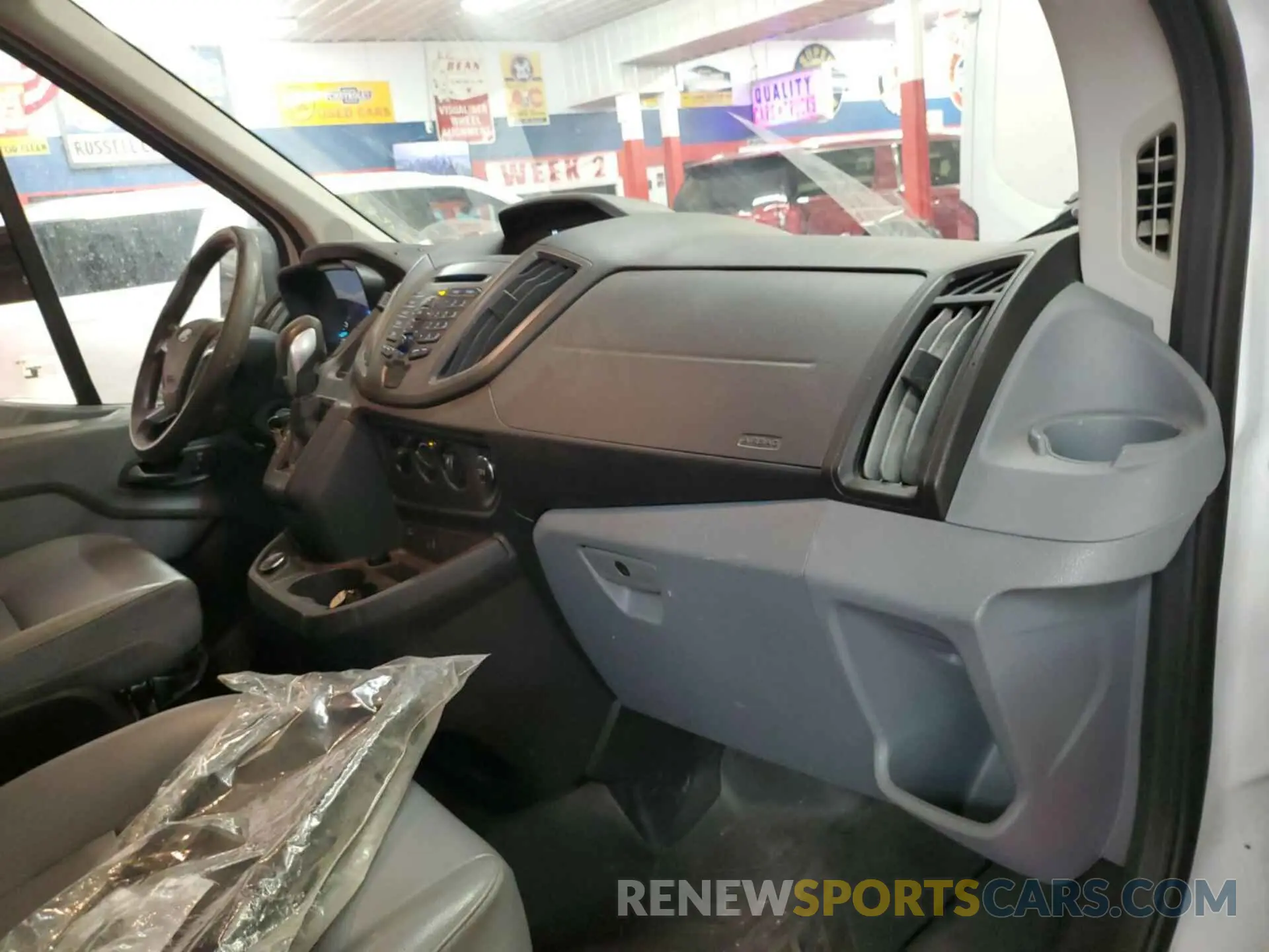 8 fotografías del automóvil dañado 1FTBW2CM2KKB26515 FORD TRANSIT-350 2019