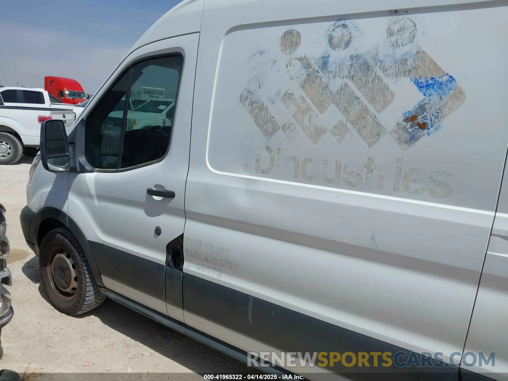 3 fotografías del automóvil dañado 1FTBW2CM3KKB42223 FORD TRANSIT-350 2019