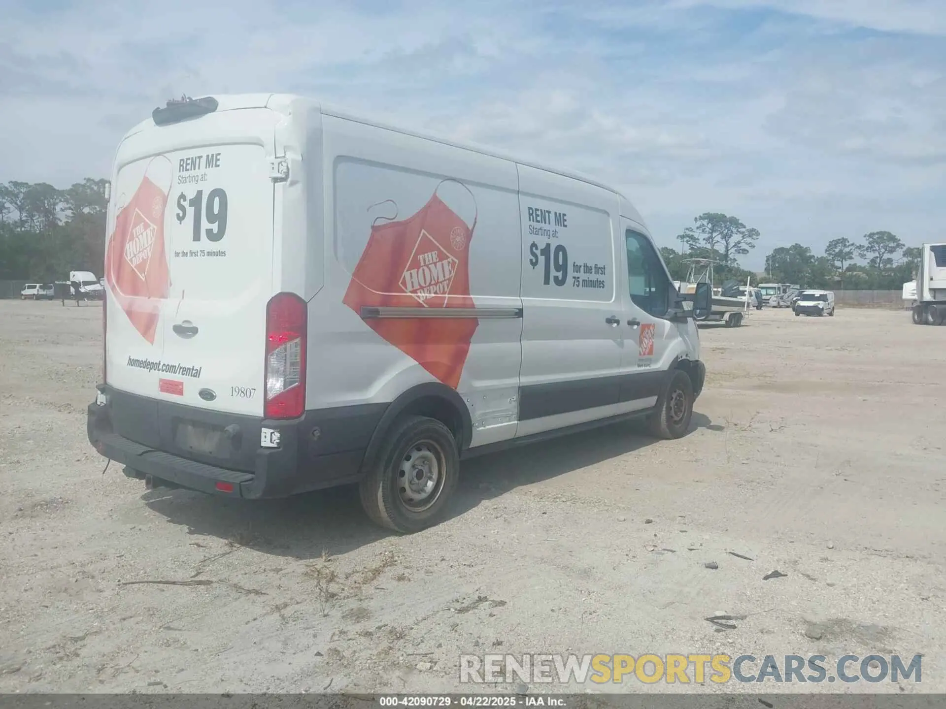 4 fotografías del automóvil dañado 1FTBW2CM8KKB73080 FORD TRANSIT-350 2019