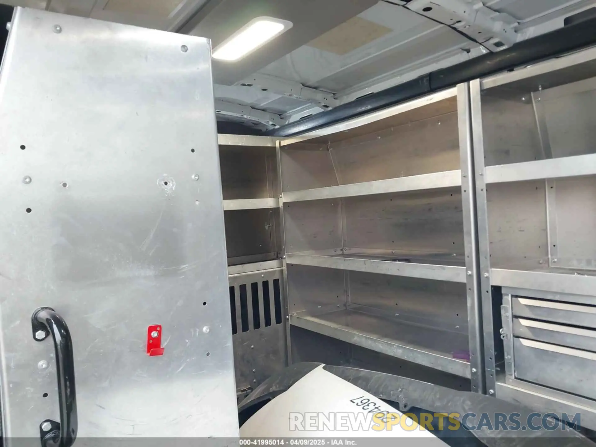 8 fotografías del automóvil dañado 1FTBW2CM9KKA40571 FORD TRANSIT-350 2019