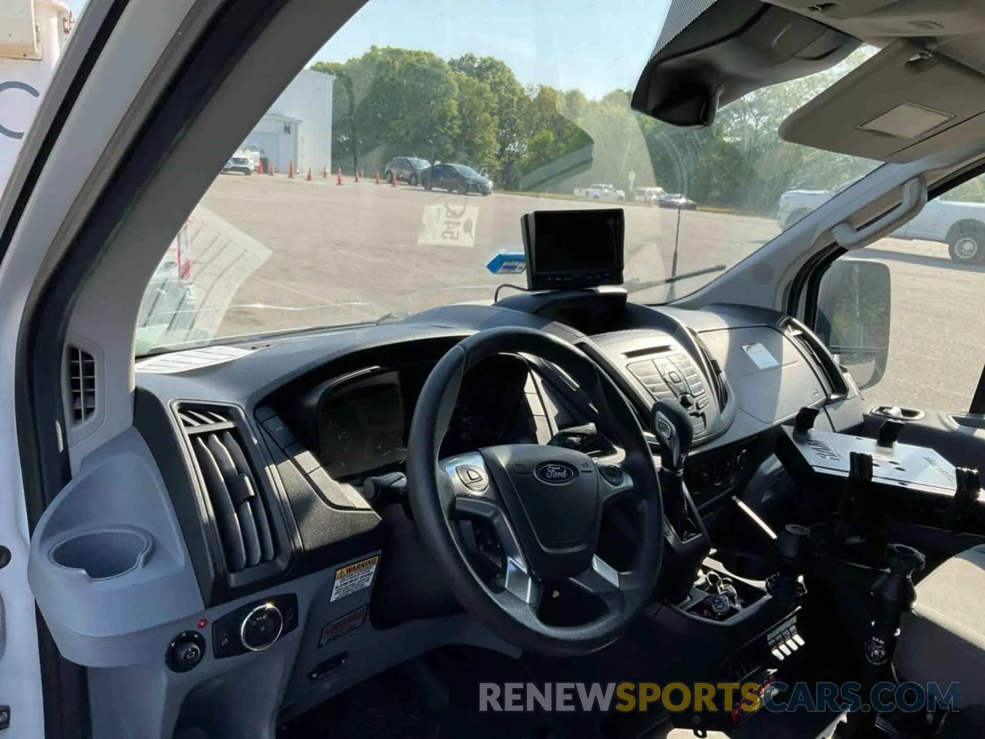 25 fotografías del automóvil dañado 1FTBW2YM1KKA29394 FORD TRANSIT-350 2019