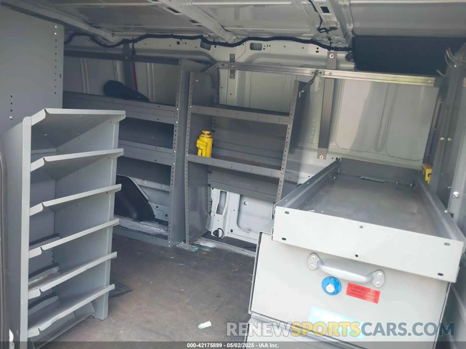 8 fotografías del automóvil dañado 1FTBW2YMXKKA24193 FORD TRANSIT-350 2019