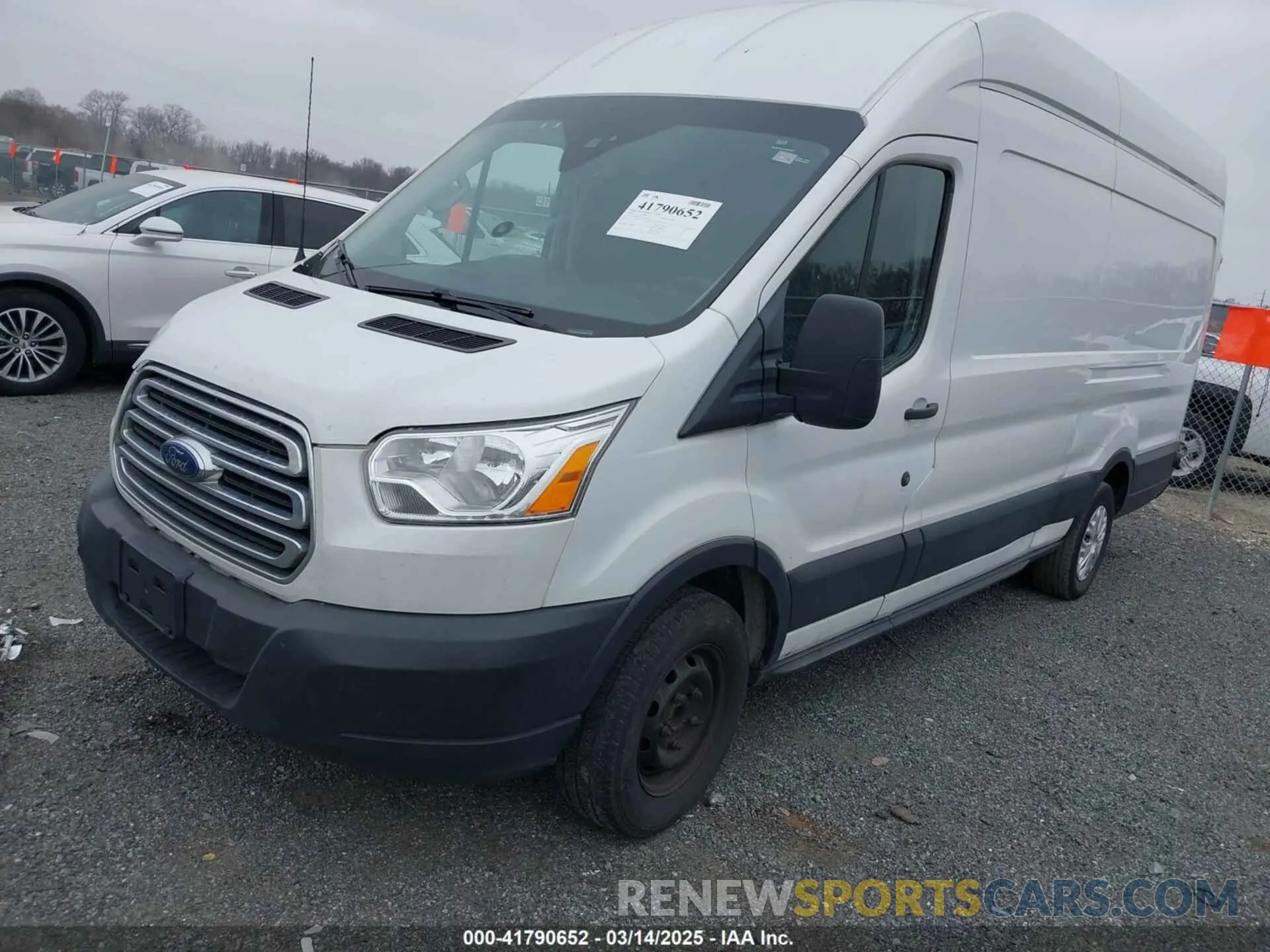 2 fotografías del automóvil dañado 1FTBW3XG6KKA58407 FORD TRANSIT-350 2019