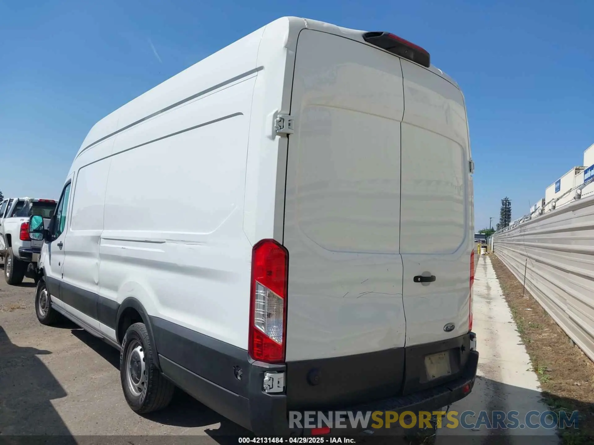3 fotografías del automóvil dañado 1FTBW3XMXKKB74344 FORD TRANSIT-350 2019
