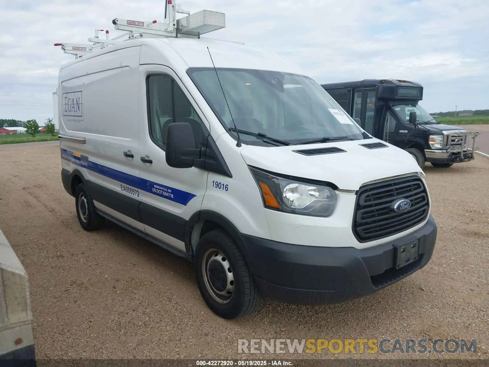 1 fotografías del automóvil dañado 1FTBW9CM8KKB39875 FORD TRANSIT-350 2019