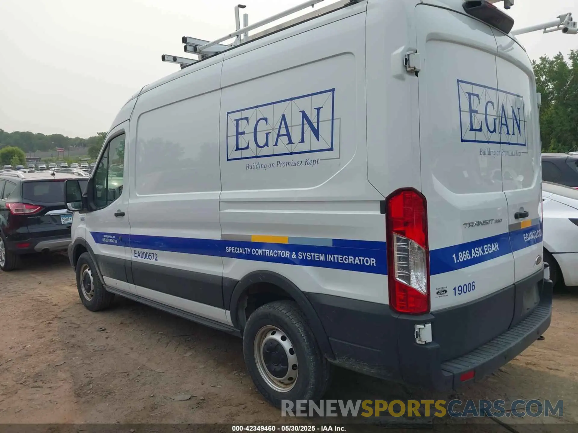 3 fotografías del automóvil dañado 1FTBW9CM9KKB39870 FORD TRANSIT-350 2019