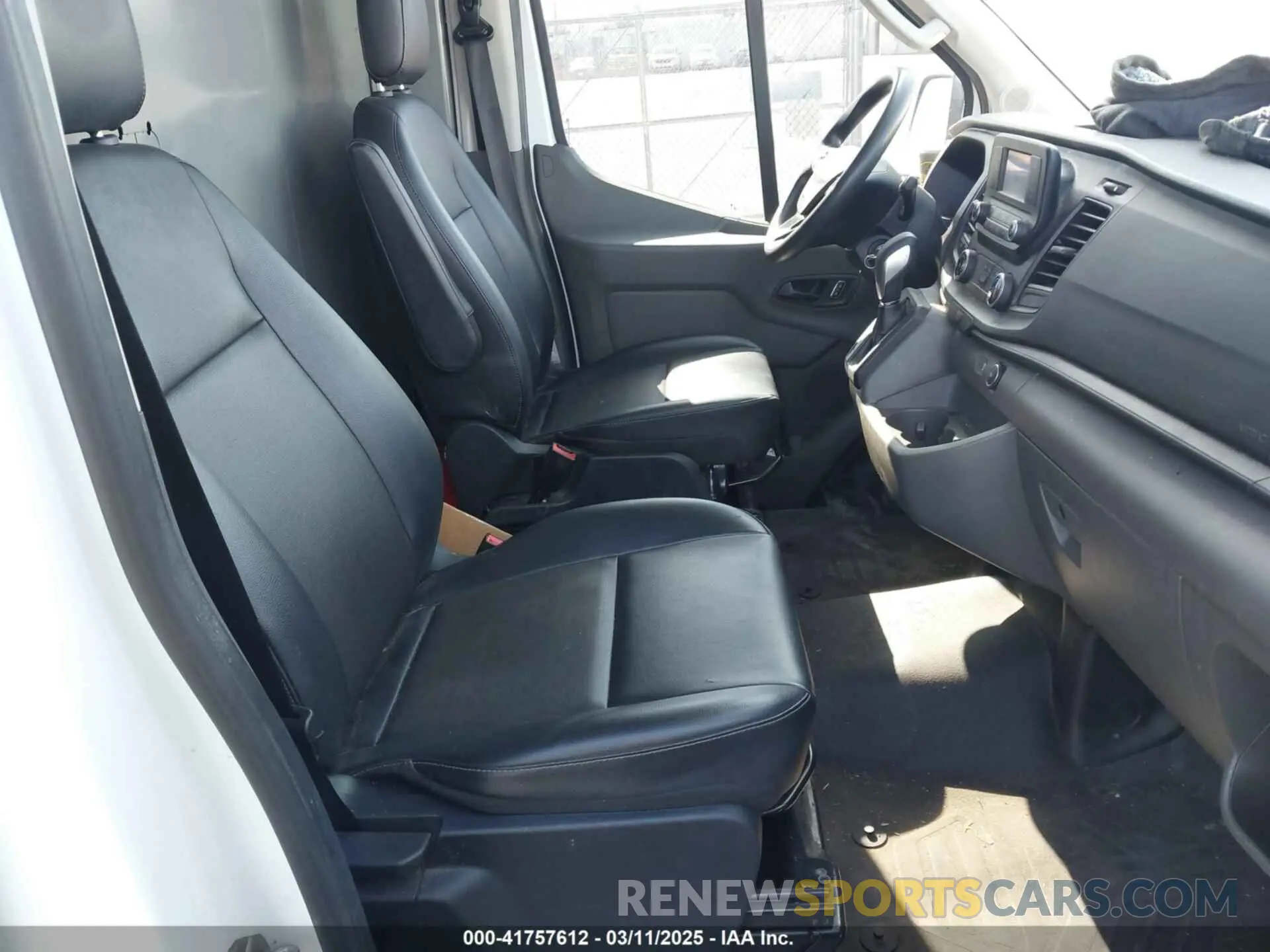 5 fotografías del automóvil dañado 1FTBW1X88NKA48592 FORD TRANSIT-350 2022