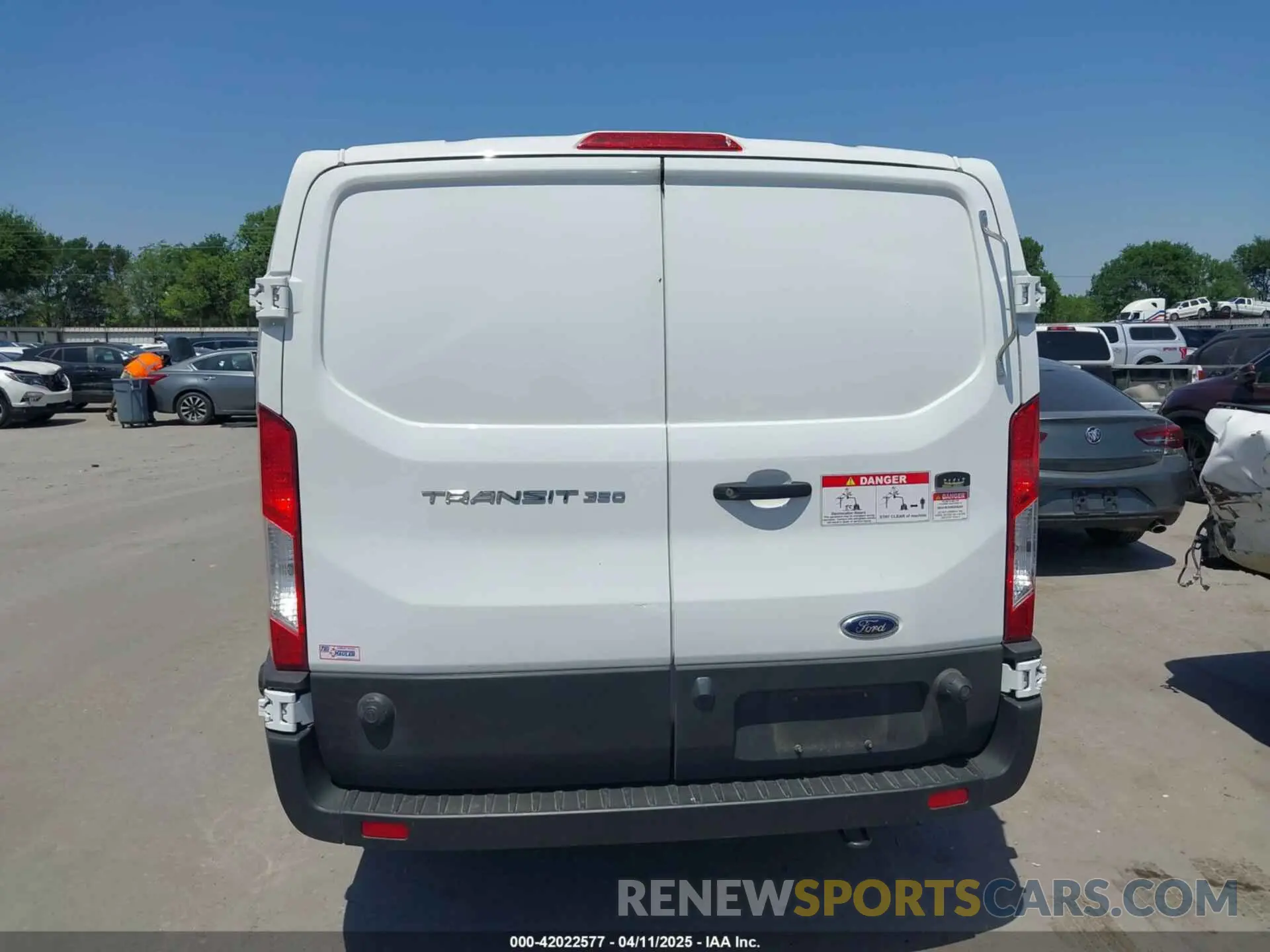 16 fotografías del automóvil dañado 1FTBW1Y86PKB38373 FORD TRANSIT-350 2023