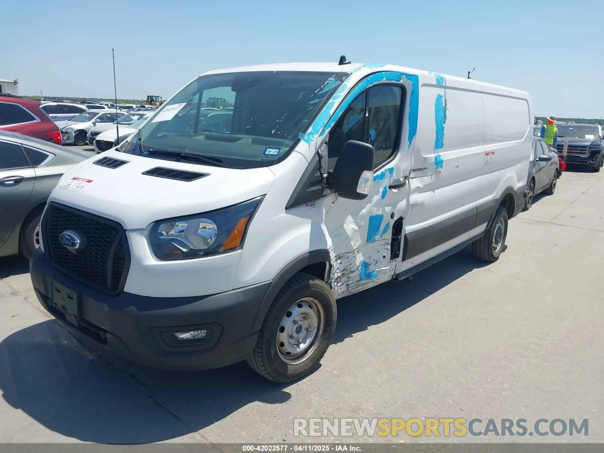 2 fotografías del automóvil dañado 1FTBW1Y86PKB38373 FORD TRANSIT-350 2023