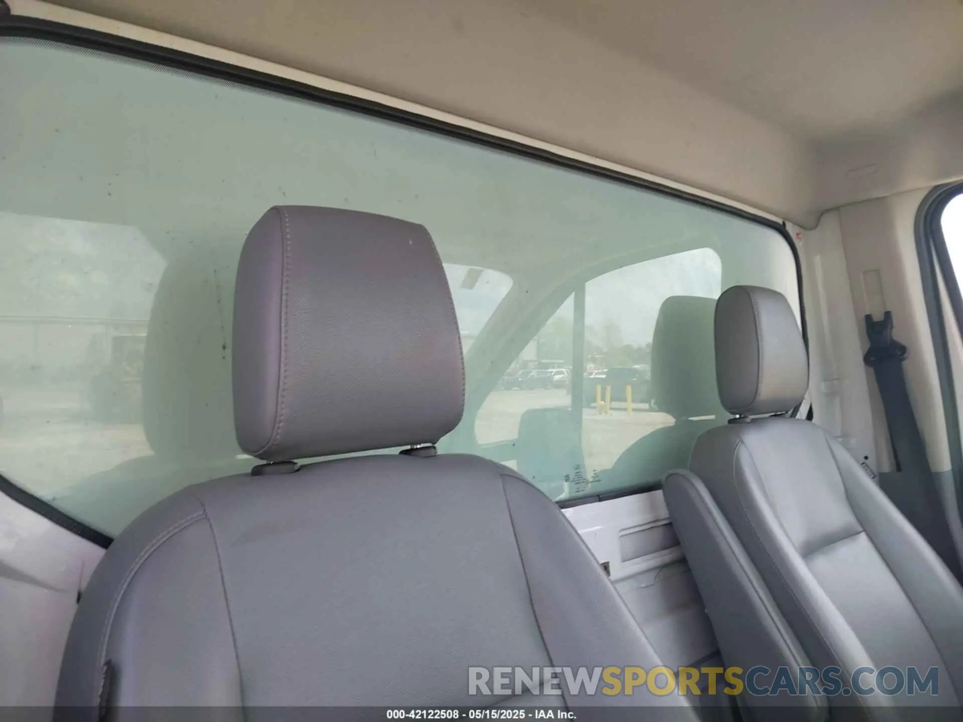 8 fotografías del automóvil dañado 1FDBF8ZM7KKA89810 FORD TRANSIT-350 CAB 2019