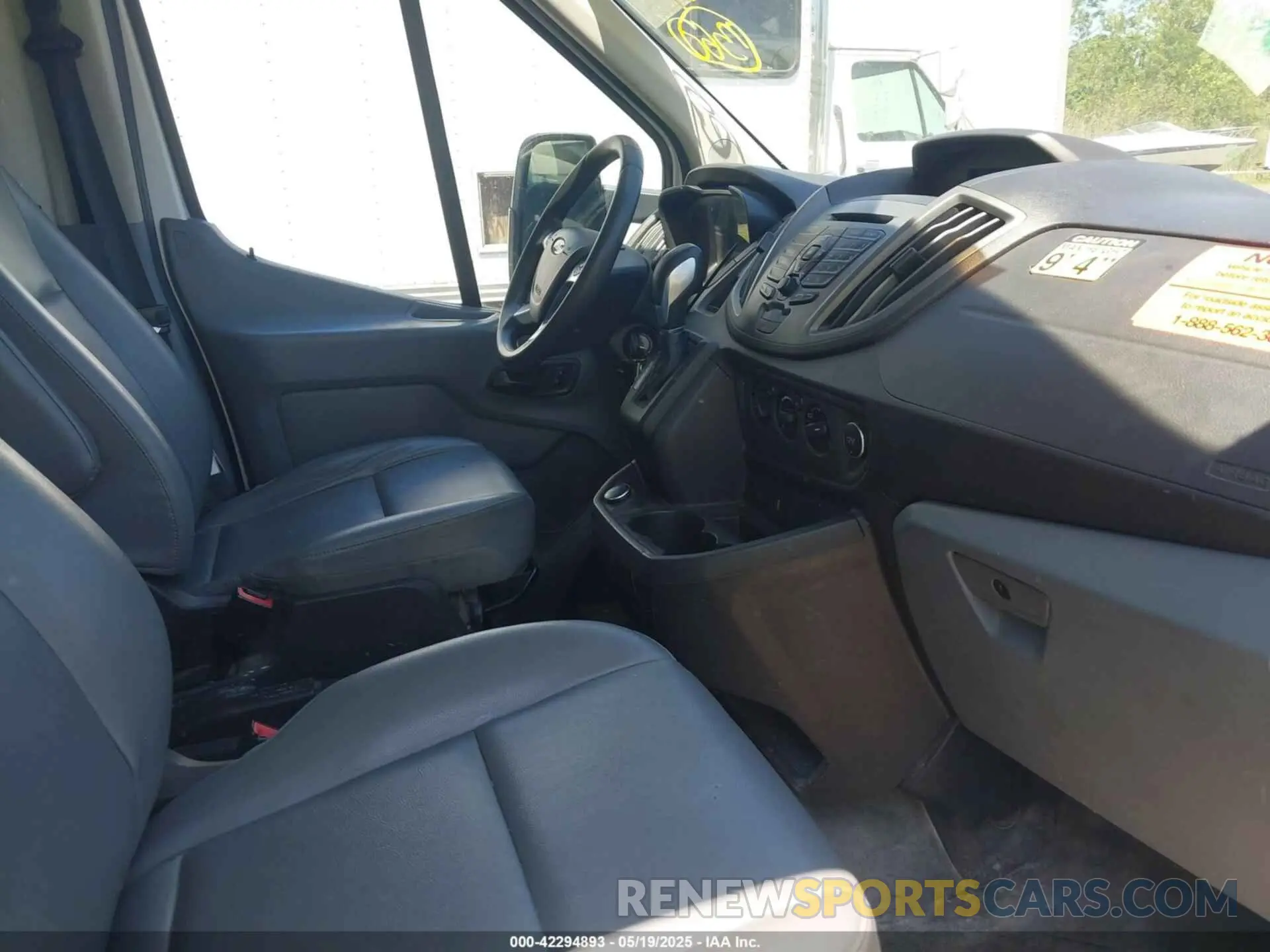 5 fotografías del automóvil dañado 1FDBF8ZM8KKA38526 FORD TRANSIT-350 CAB 2019