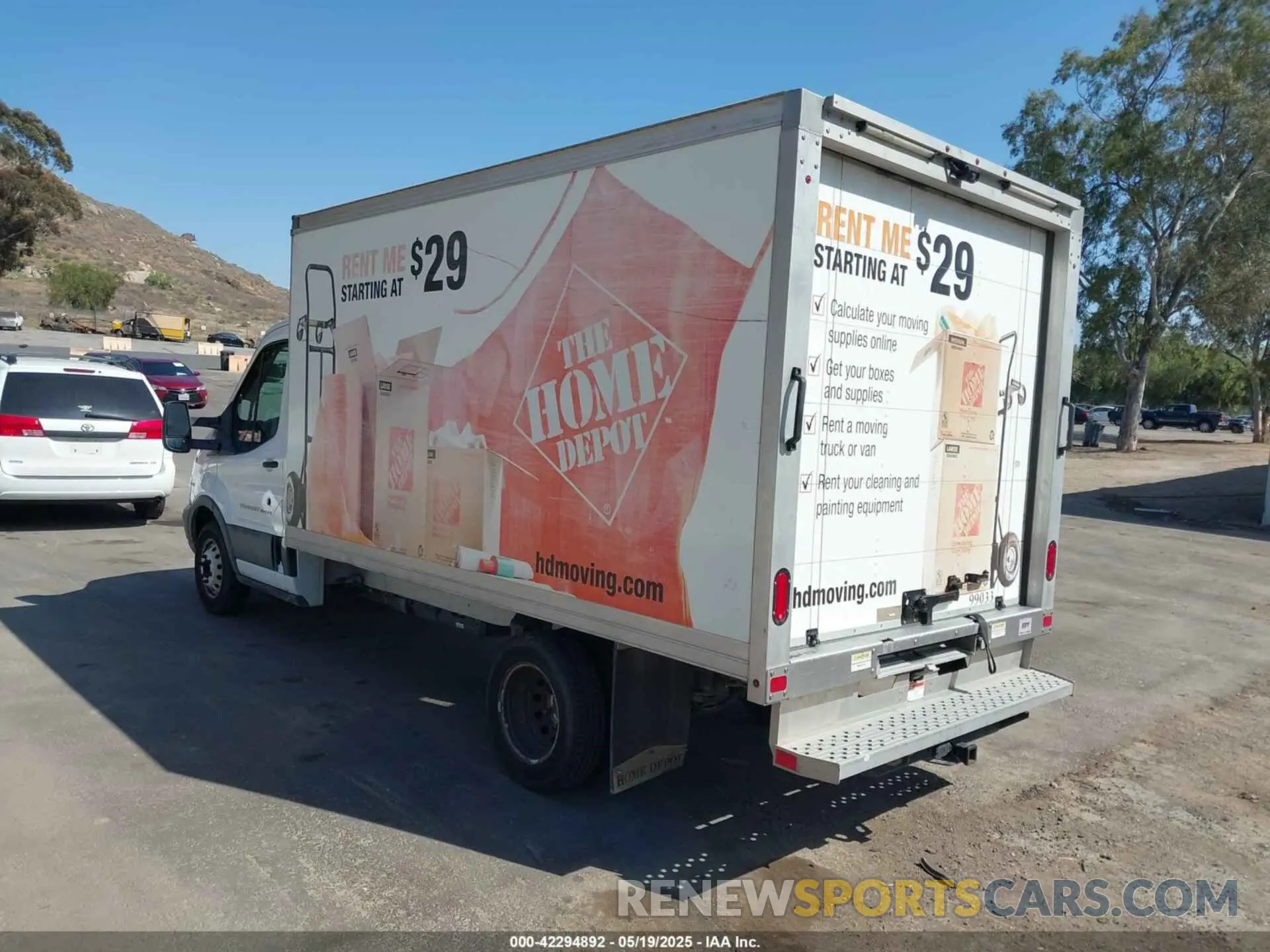 3 fotografías del automóvil dañado 1FDBF8ZM9KKA38549 FORD TRANSIT-350 CAB 2019