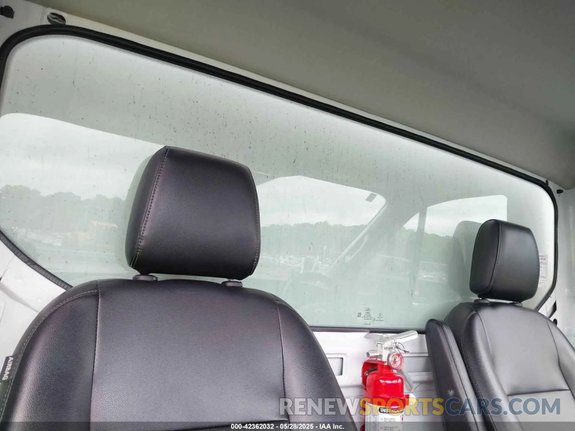 8 fotografías del automóvil dañado 1FDBF6Z80LKA32244 FORD TRANSIT-350 CAB 2020