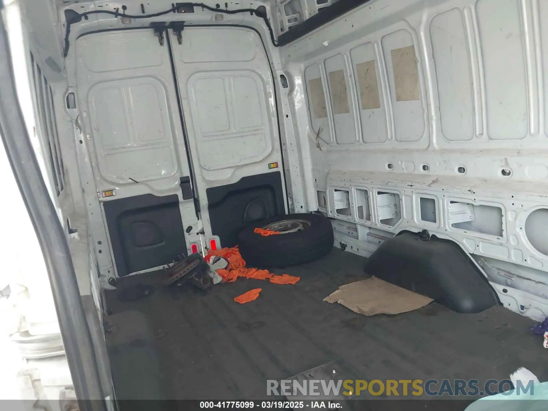 8 fotografías del automóvil dañado 1FTBW3X84LKA45648 FORD TRANSIT-350 CARGO VAN 2020