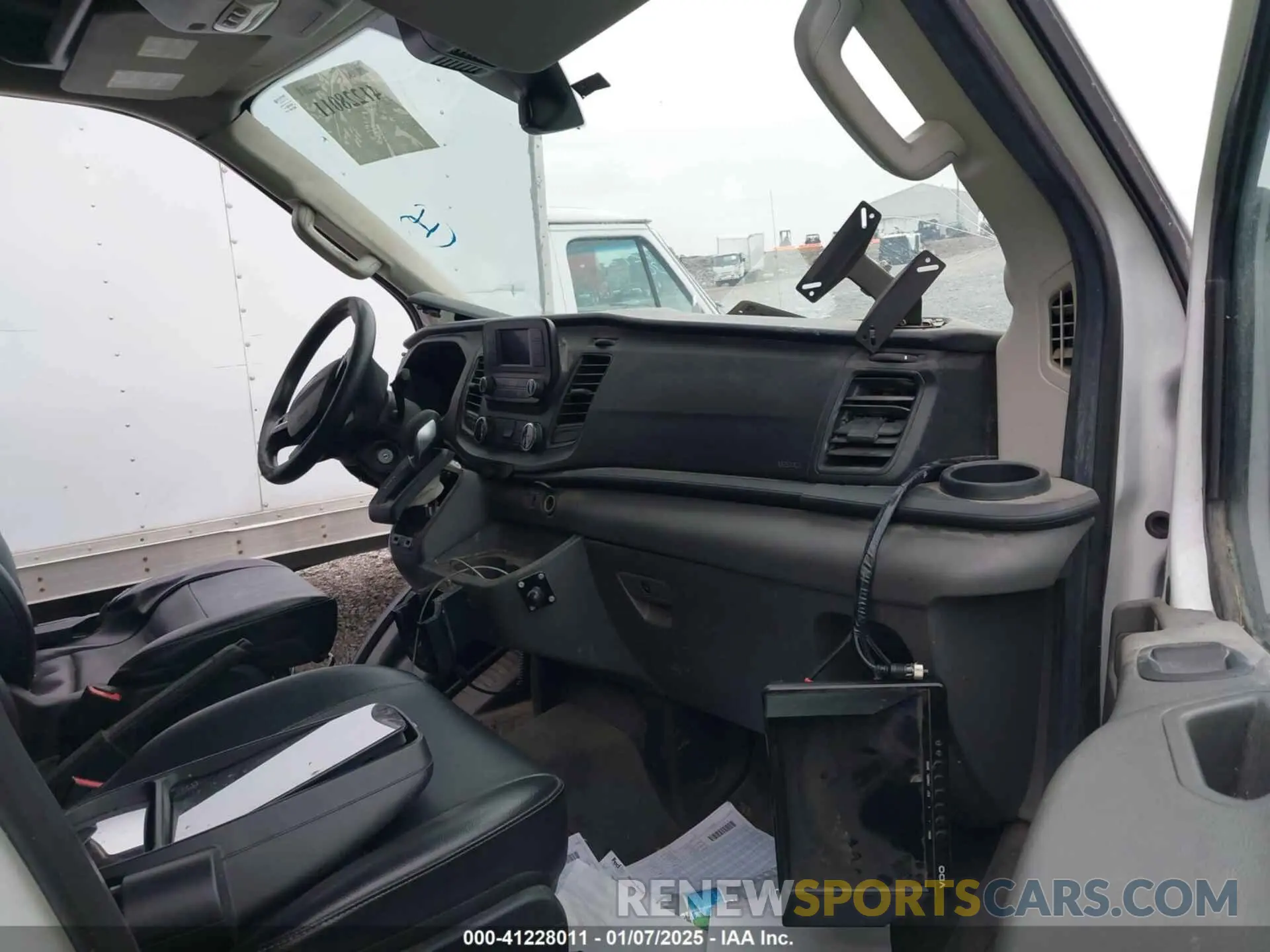 5 fotografías del automóvil dañado 1FTBW3X8XLKB37251 FORD TRANSIT-350 CARGO VAN 2020