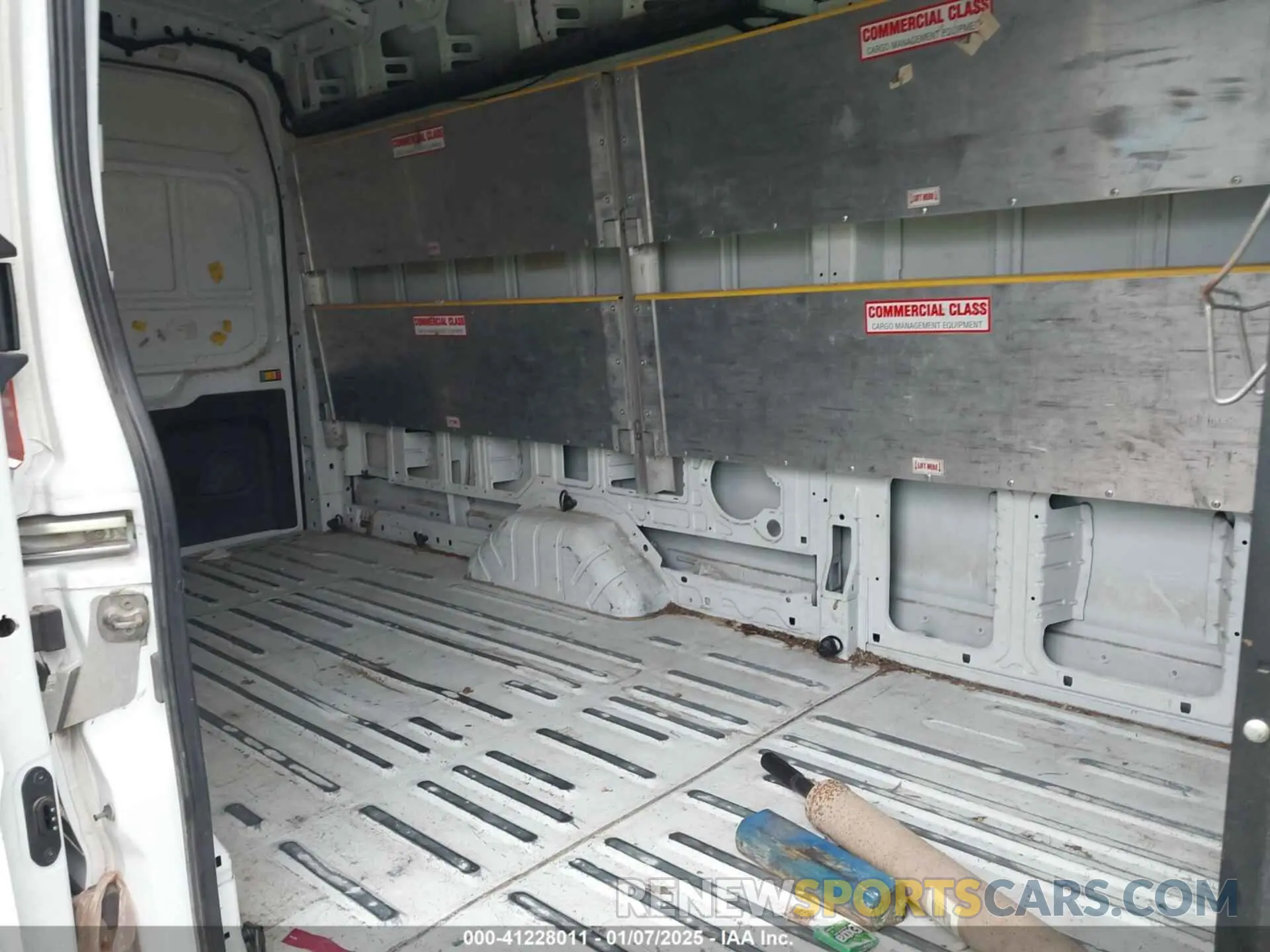 8 fotografías del automóvil dañado 1FTBW3X8XLKB37251 FORD TRANSIT-350 CARGO VAN 2020