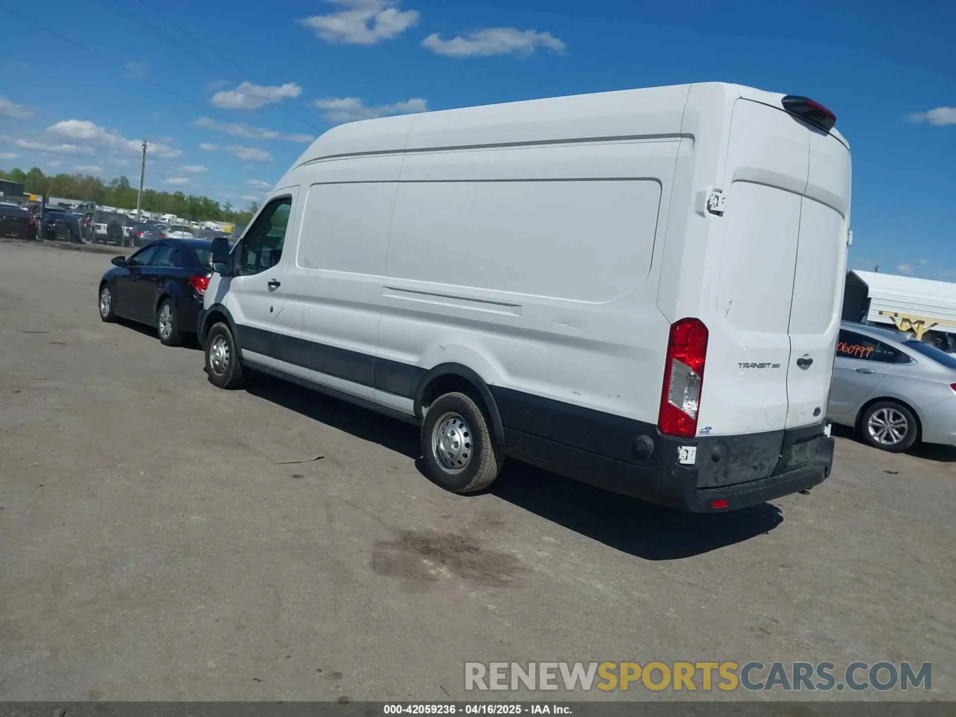 3 fotografías del automóvil dañado 1FTBW3X80NKA69156 FORD TRANSIT-350 CARGO VAN 2022