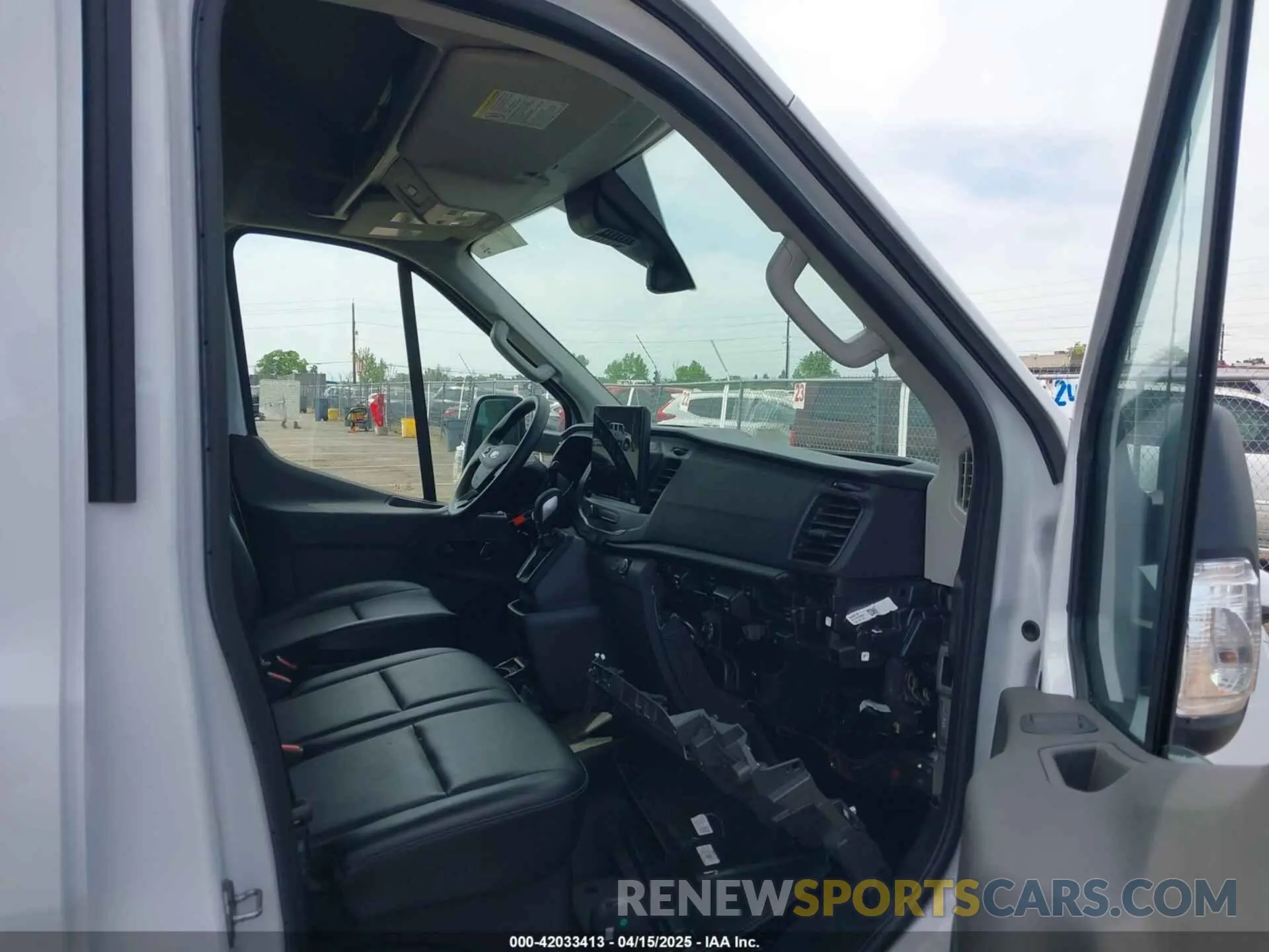 5 fotografías del automóvil dañado 1FTBW3XG9NKA84214 FORD TRANSIT-350 CARGO VAN 2022