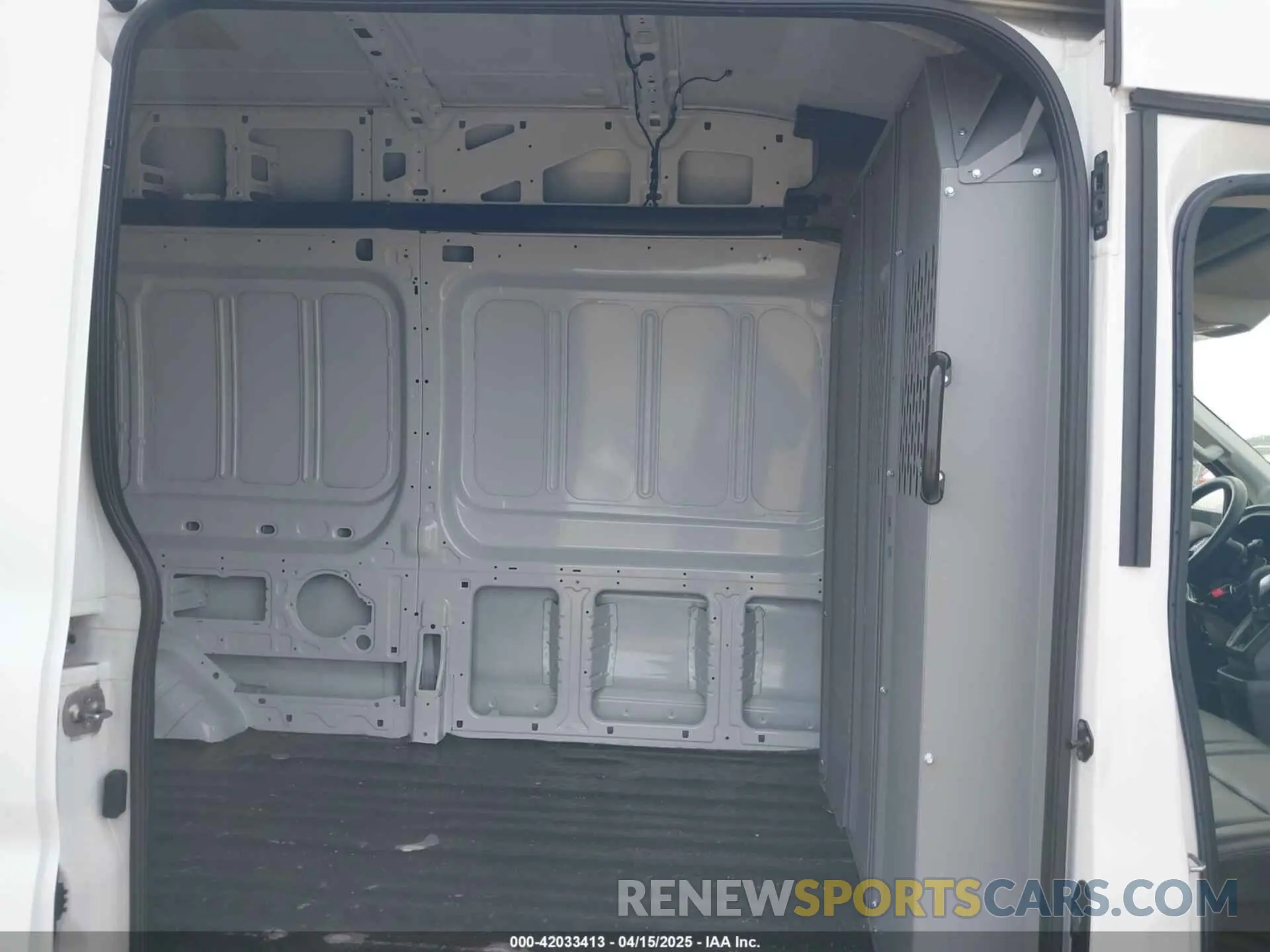 8 fotografías del automóvil dañado 1FTBW3XG9NKA84214 FORD TRANSIT-350 CARGO VAN 2022