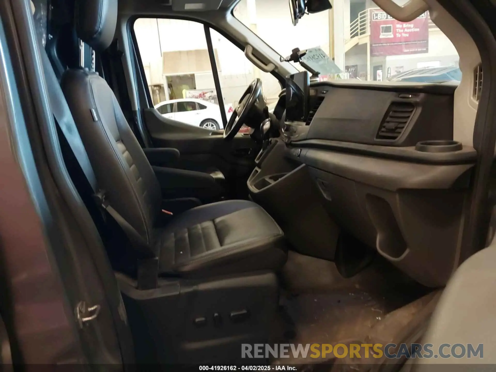 5 fotografías del automóvil dañado 1FTRU8UG6NKA48048 FORD TRANSIT-350 CARGO VAN 2022